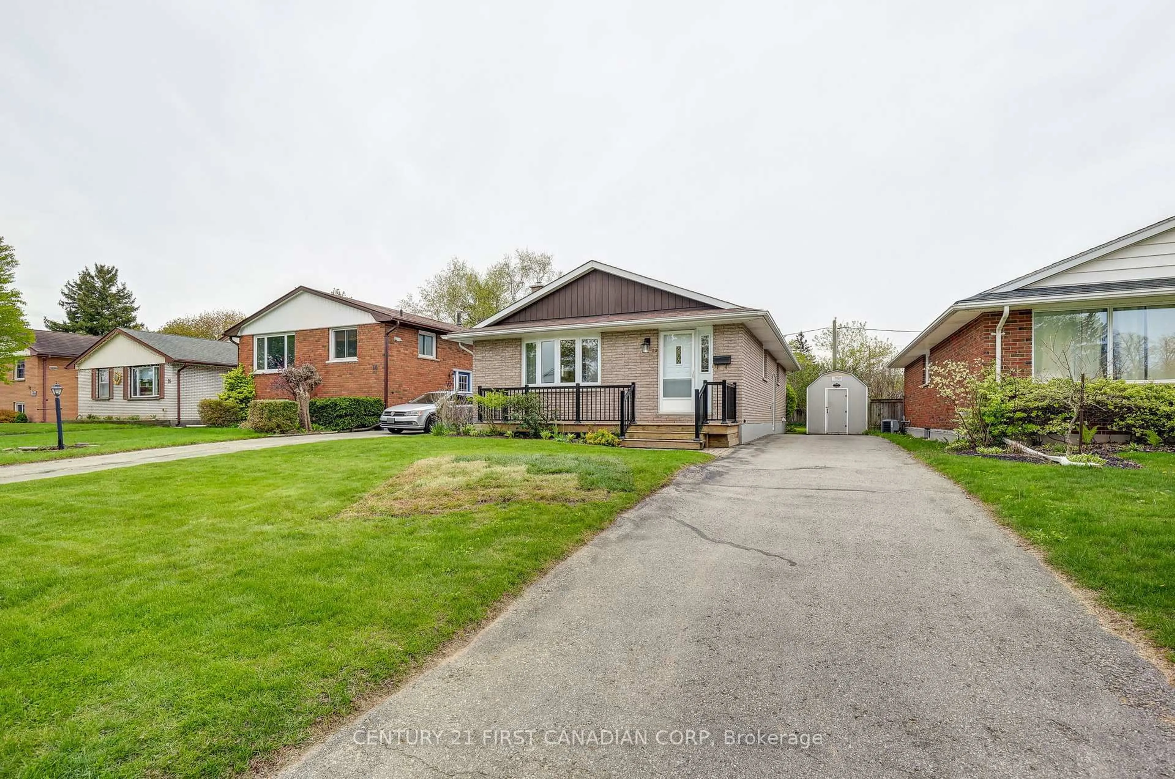 A pic from outside/outdoor area/front of a property/back of a property/a pic from drone, street for 12 Rosemount Cres, St. Thomas Ontario N5P 2J1