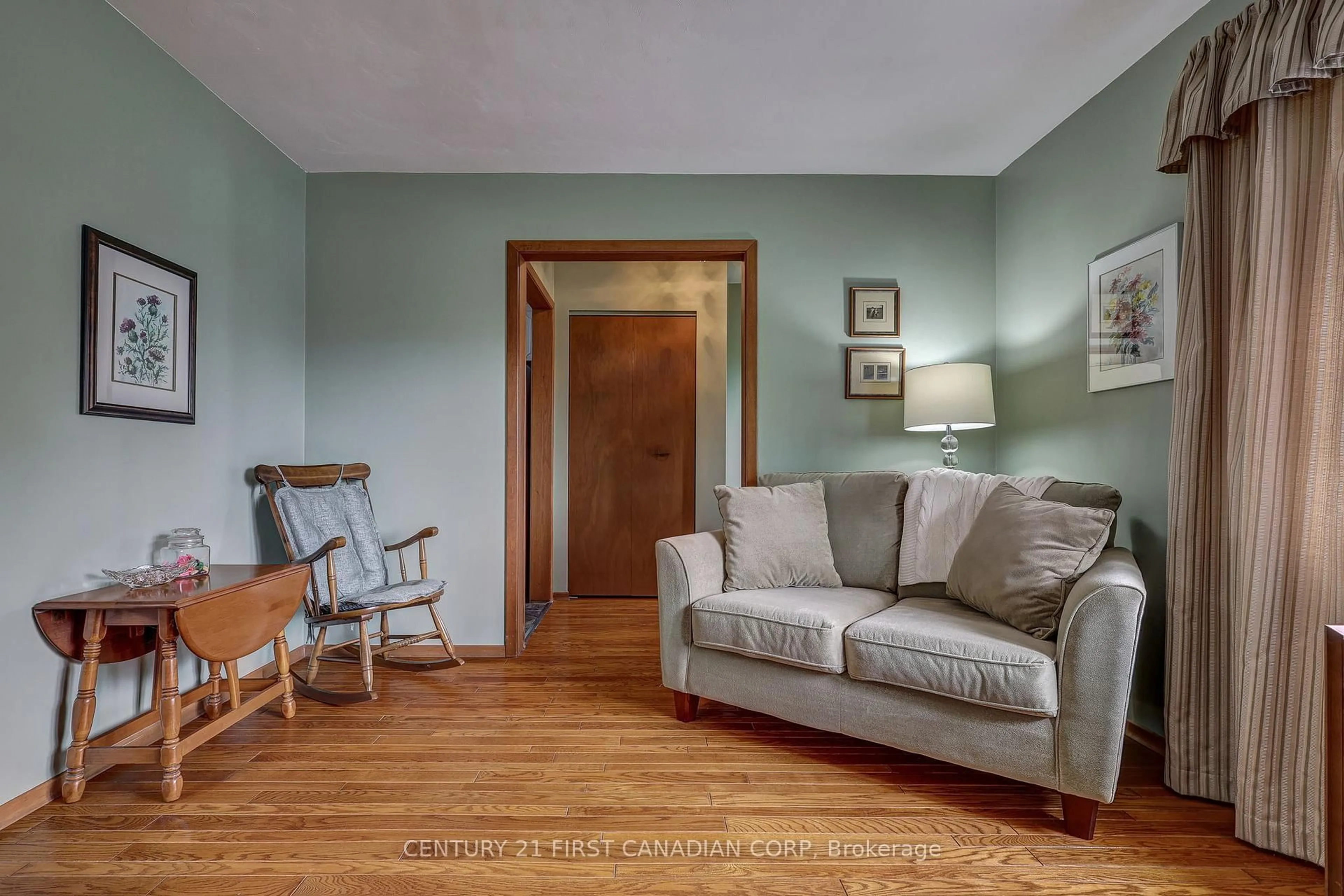 Living room with furniture, unknown for 12 Rosemount Cres, St. Thomas Ontario N5P 2J1