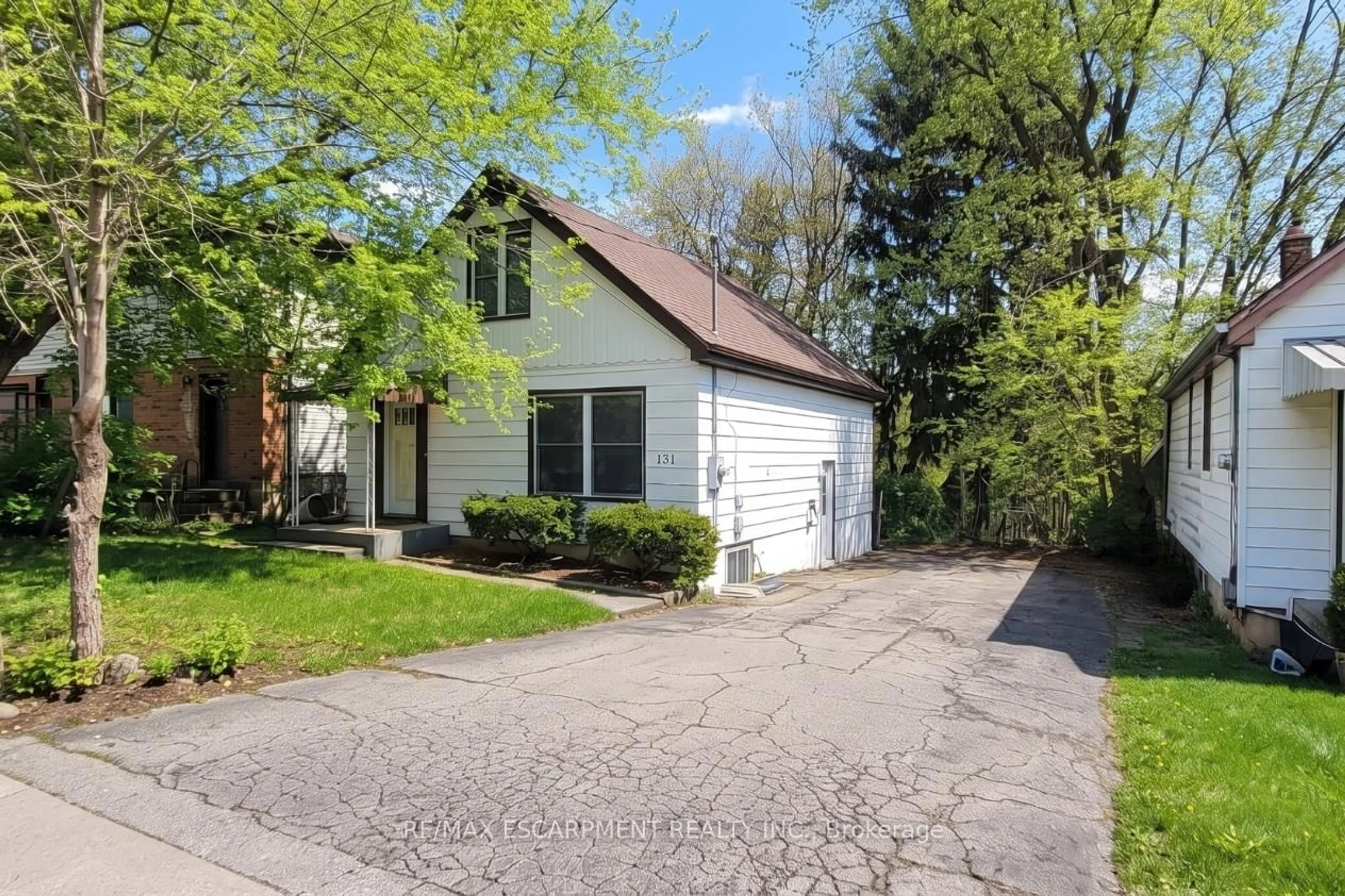 Unknown for 131 Leland St, Hamilton Ontario L8S 3A3