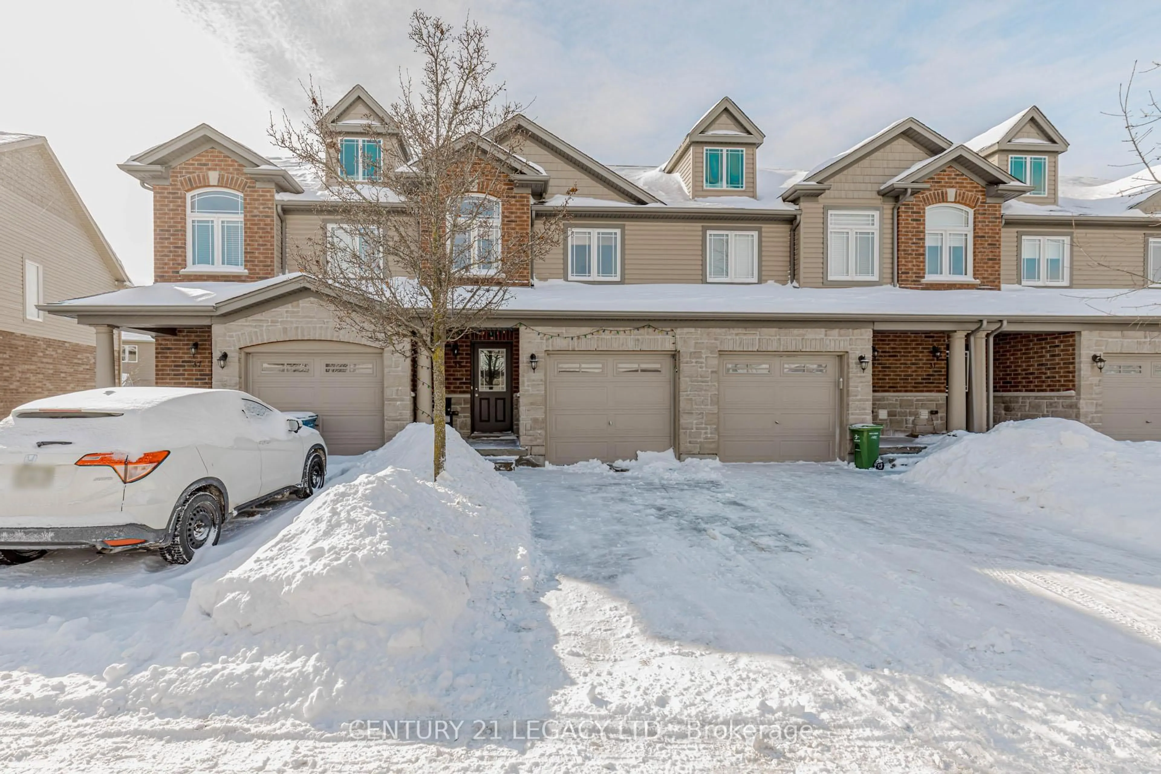A pic from outside/outdoor area/front of a property/back of a property/a pic from drone, street for 35 OLDFIELD Dr, Guelph Ontario N1L 0K6
