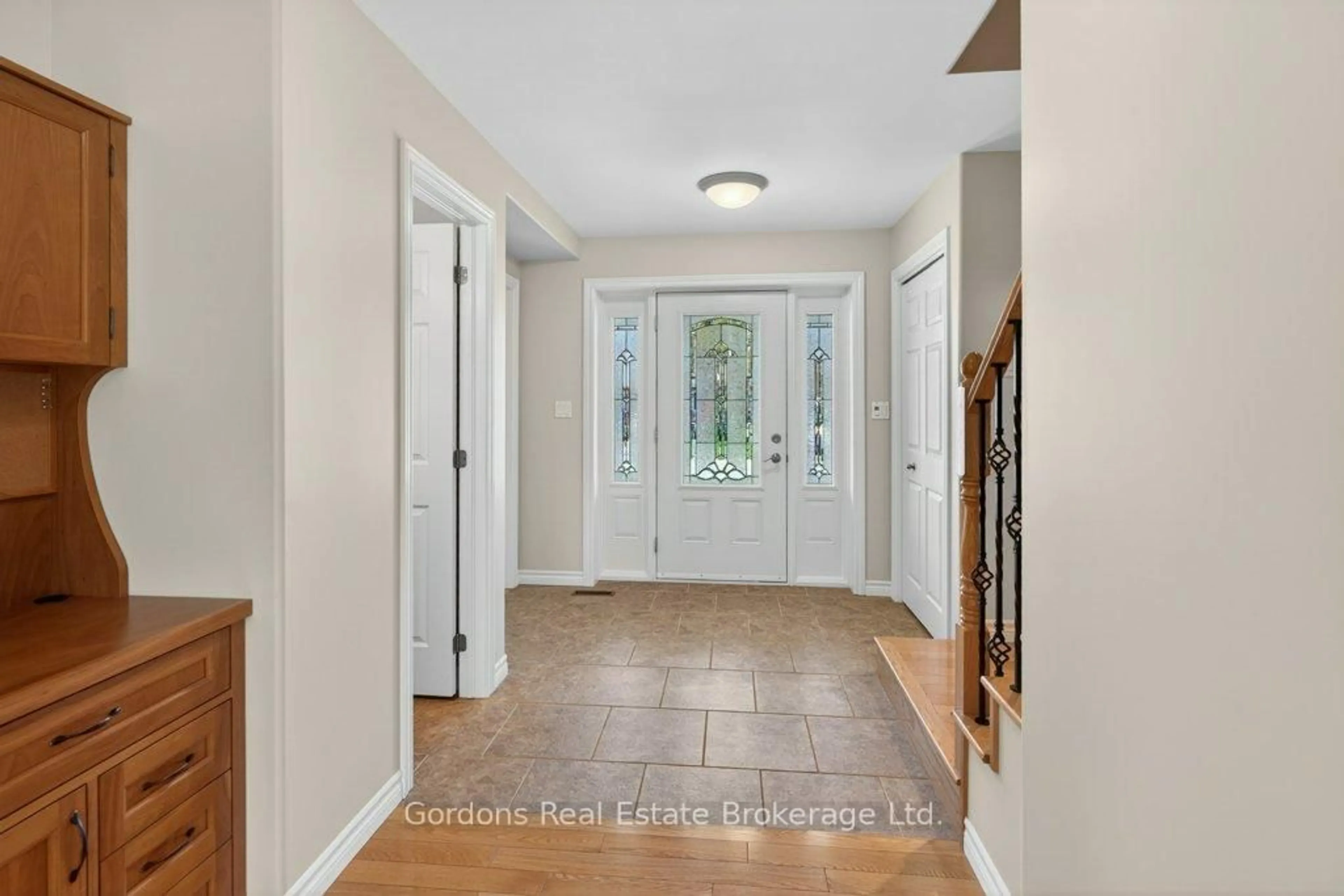 Indoor entryway for 72 Mccabe St, Greater Napanee Ontario K7R 3P6