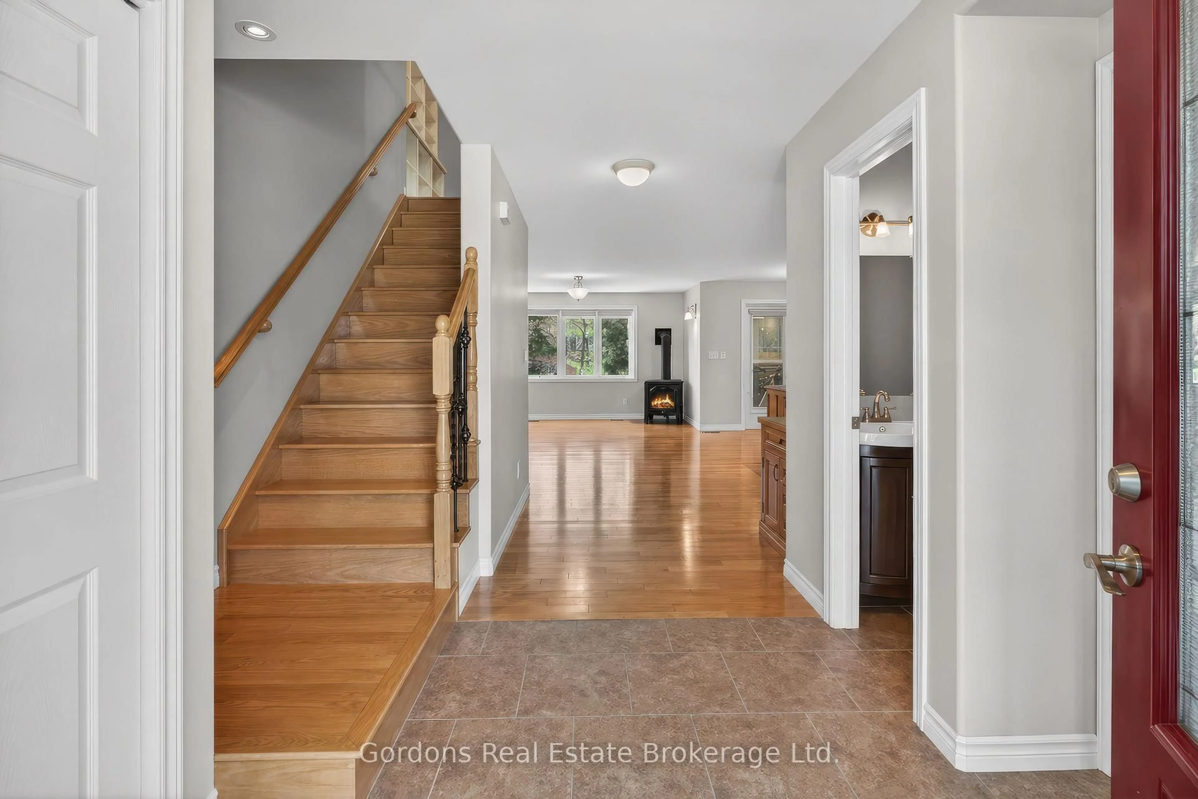Indoor entryway for 72 Mccabe St, Greater Napanee Ontario K7R 3P6
