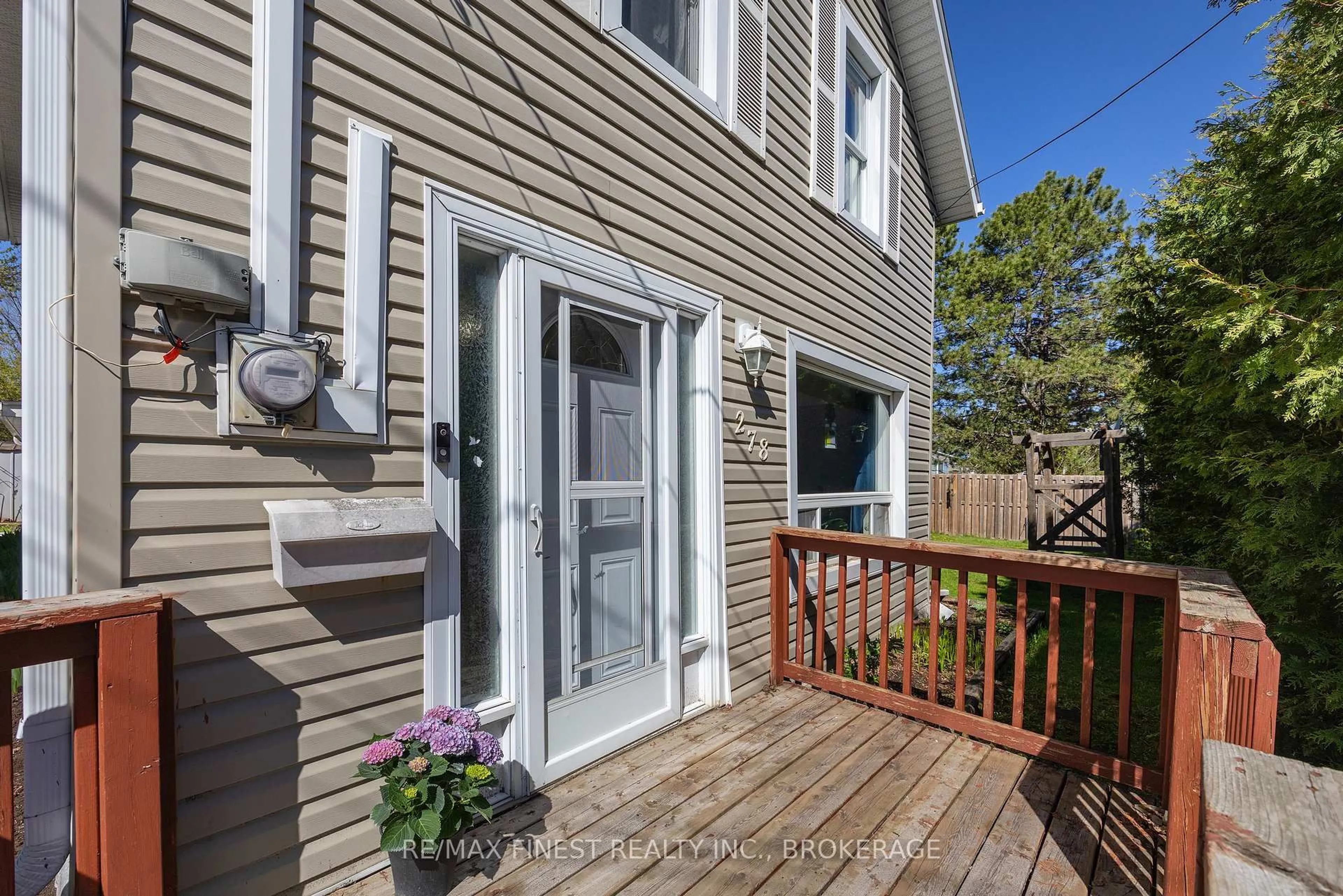 Patio, street for 278 Centre St, Greater Napanee Ontario K7R 1P3