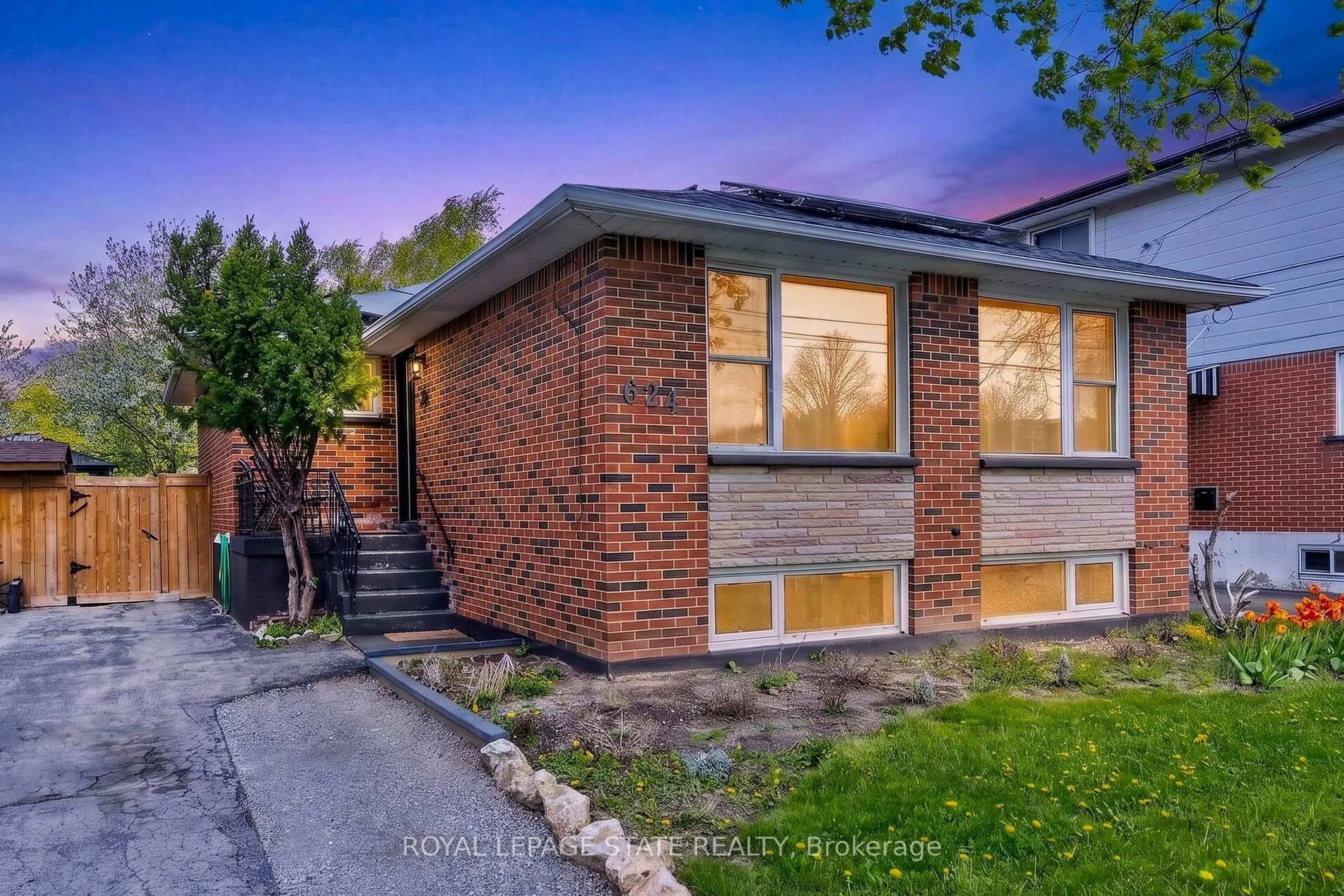 Home with brick exterior material, street for 624 Upper Ottawa St, Hamilton Ontario L8T 3T5