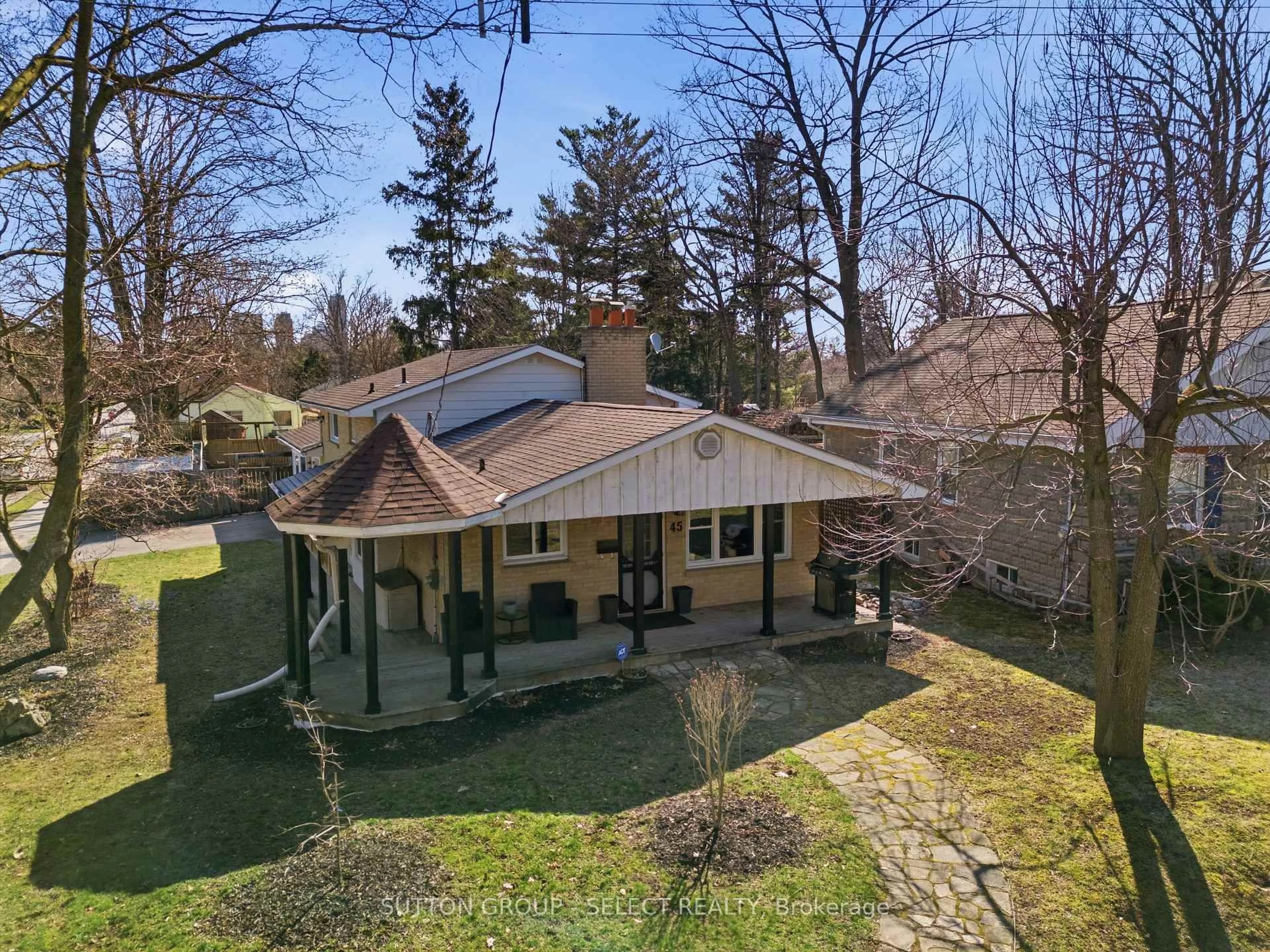 A pic from outside/outdoor area/front of a property/back of a property/a pic from drone, water/lake/river/ocean view for 45 Upper Ave, London North Ontario N6H 2L5