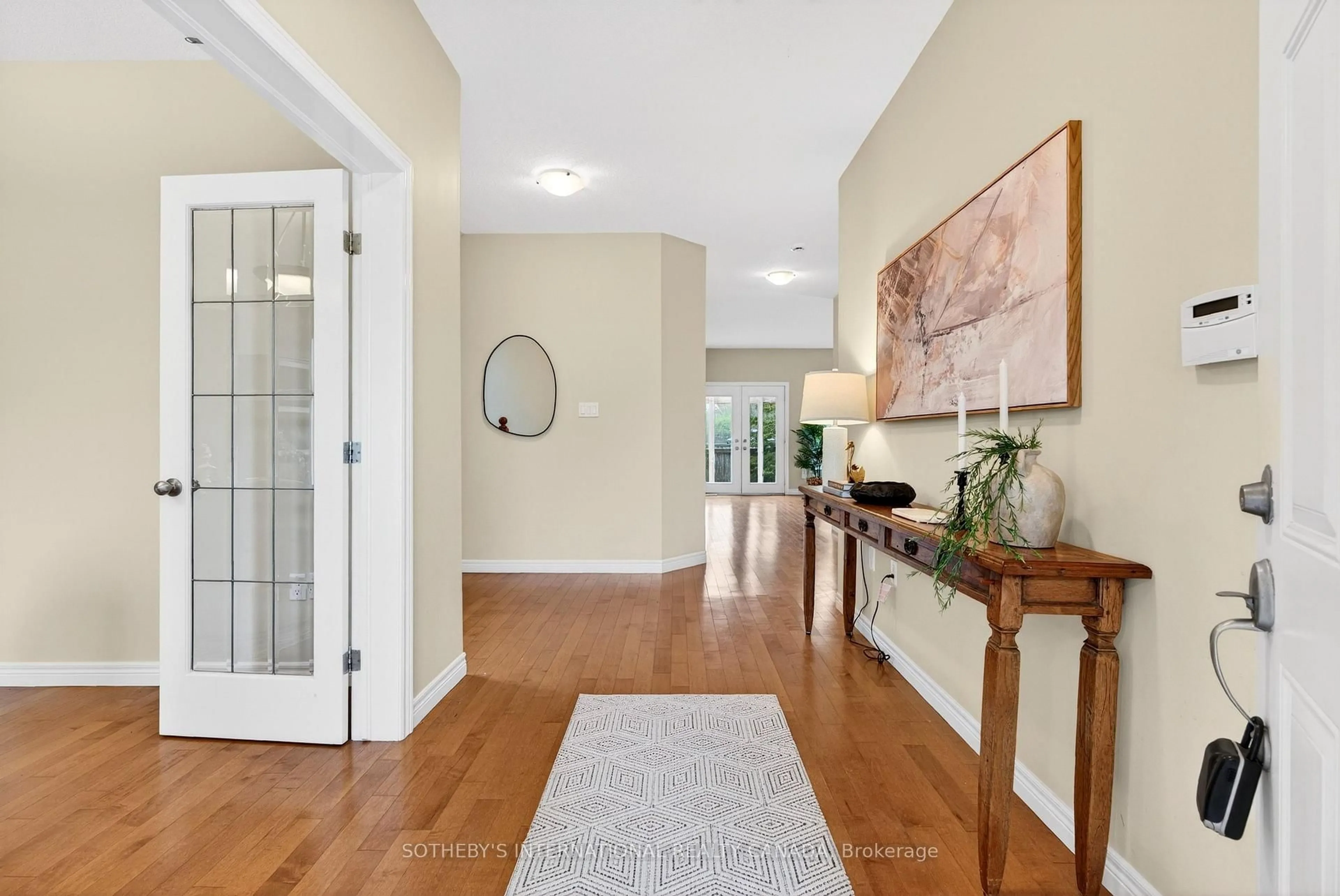 Indoor entryway for 40 Maplevale Dr, Hamilton Ontario L9G 0C5