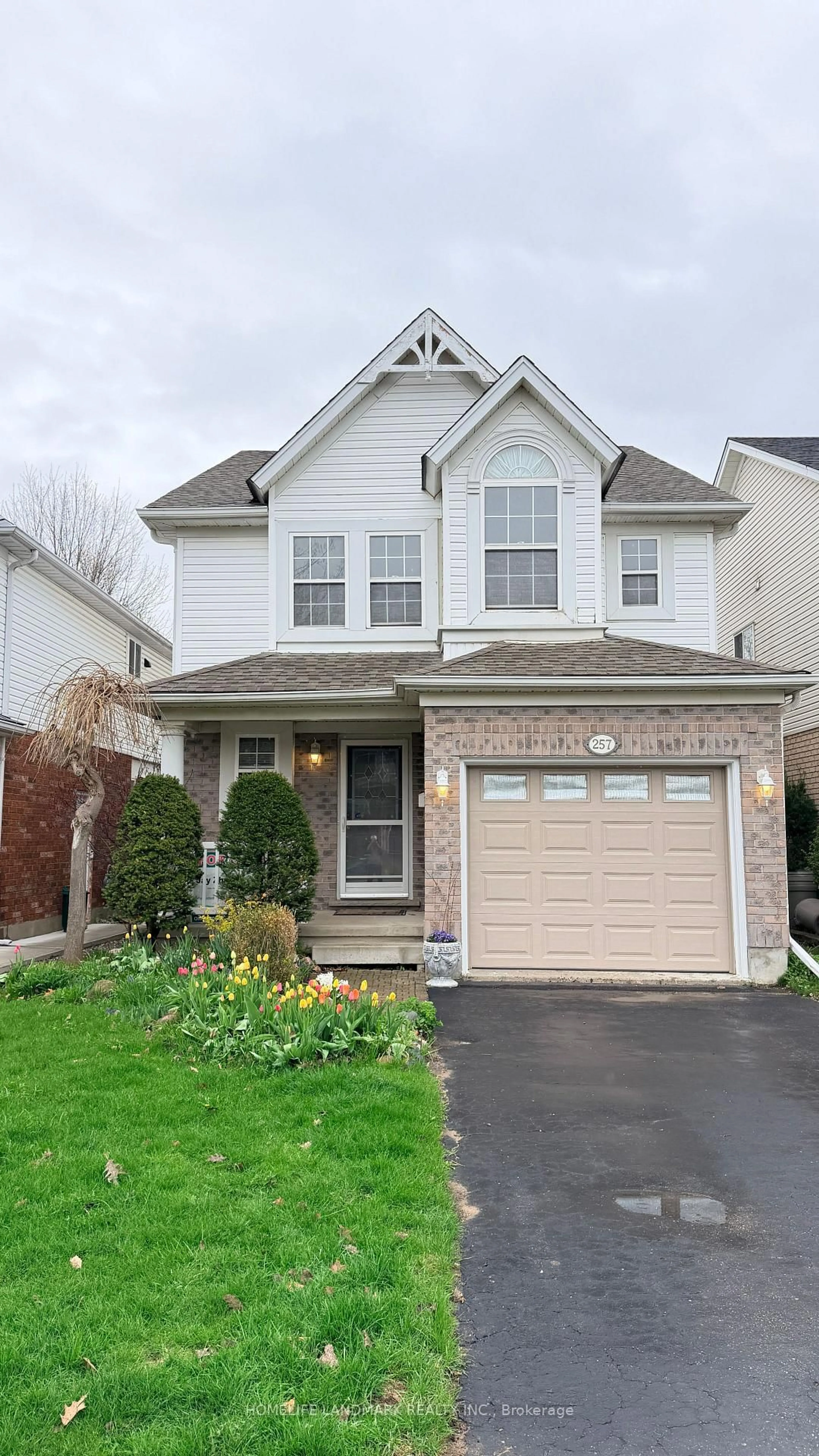 Home with vinyl exterior material, street for 257 Pineland Pl, Waterloo Ontario N2T 2S4