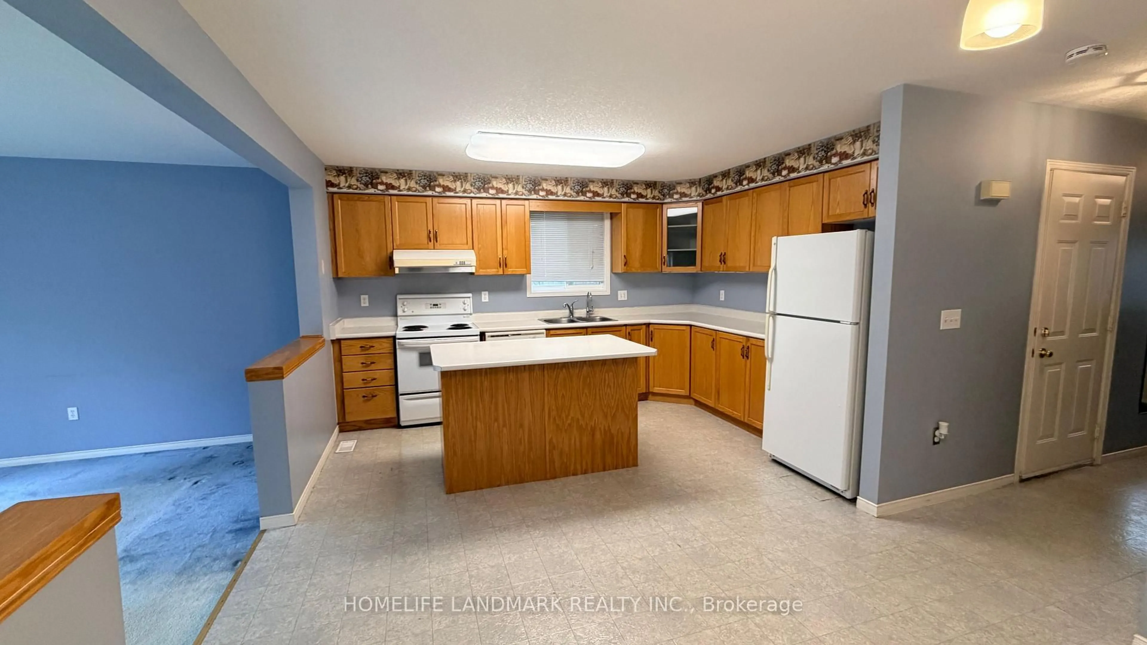 Standard kitchen, unknown for 257 Pineland Pl, Waterloo Ontario N2T 2S4