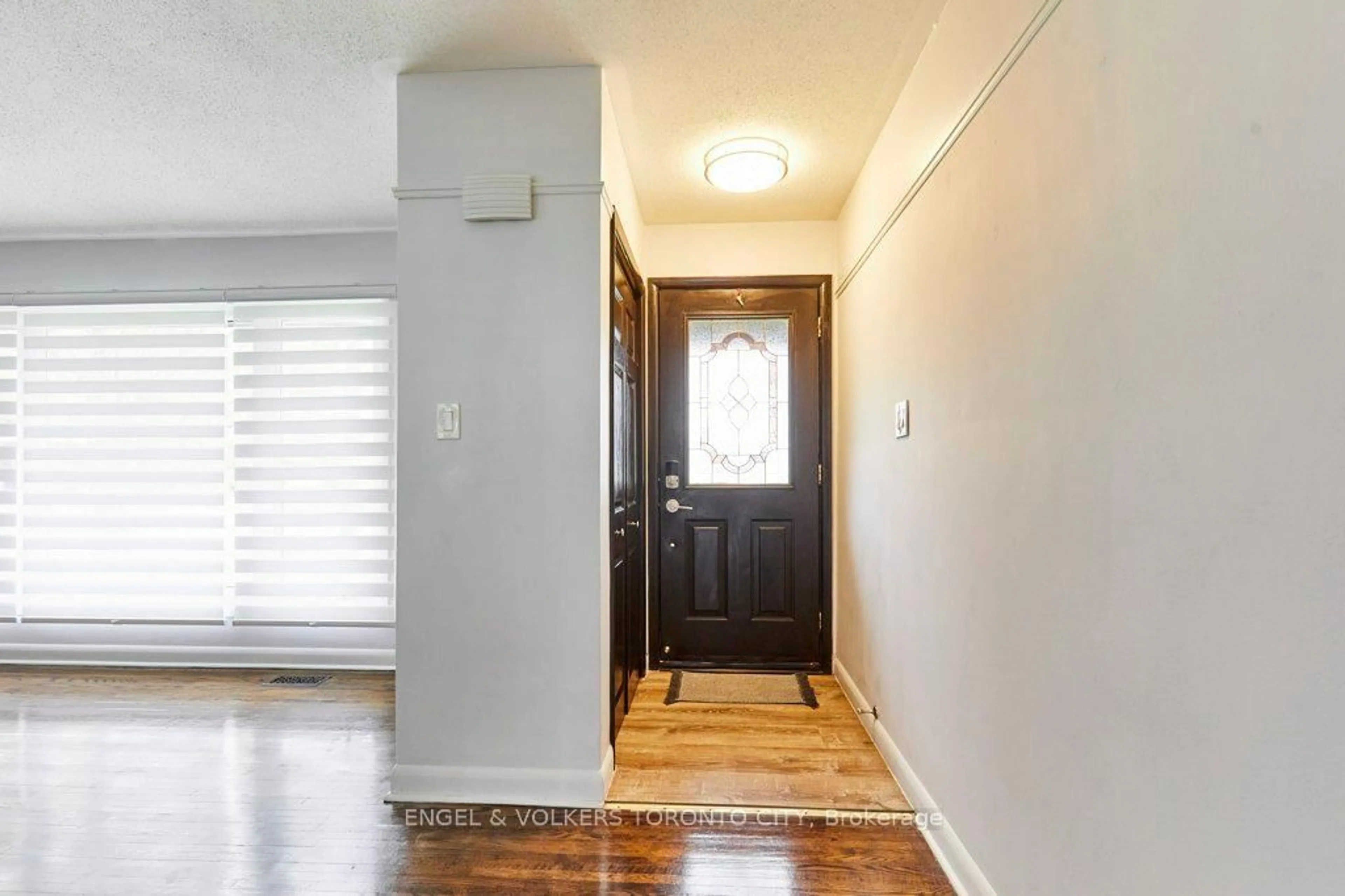 Indoor entryway for 15 Lambert Dr, Belleville Ontario K8N 4K5