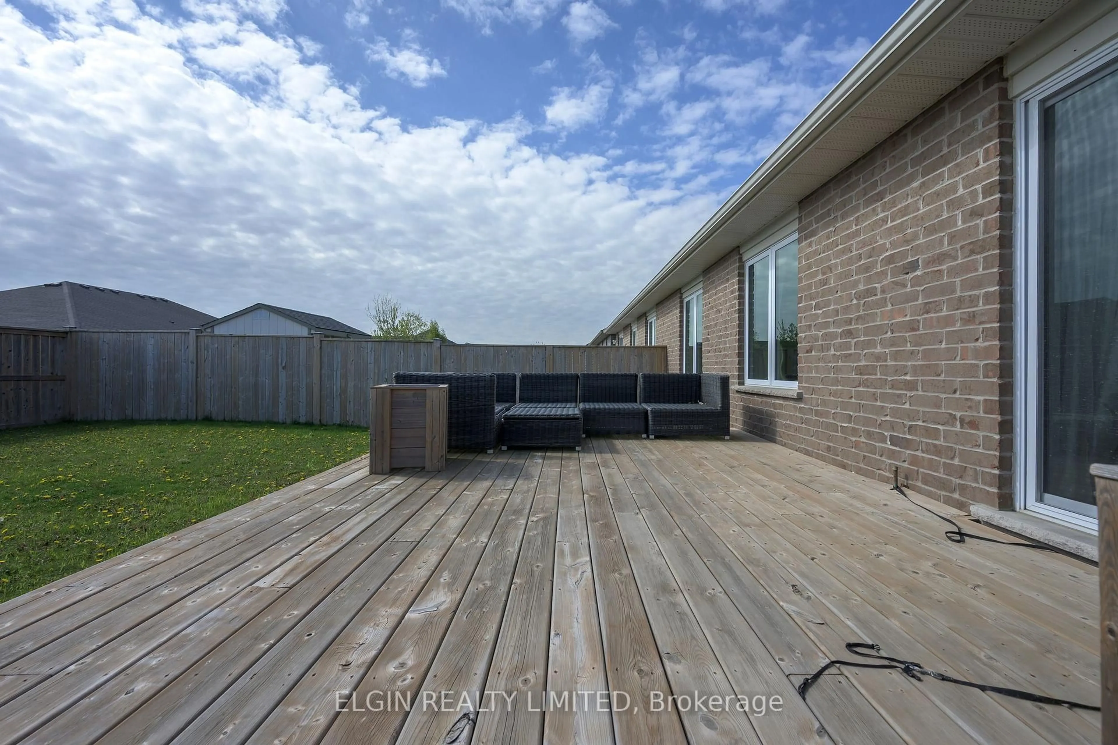 Unknown for 9 Ashberry Pl, St. Thomas Ontario N5R 0H7