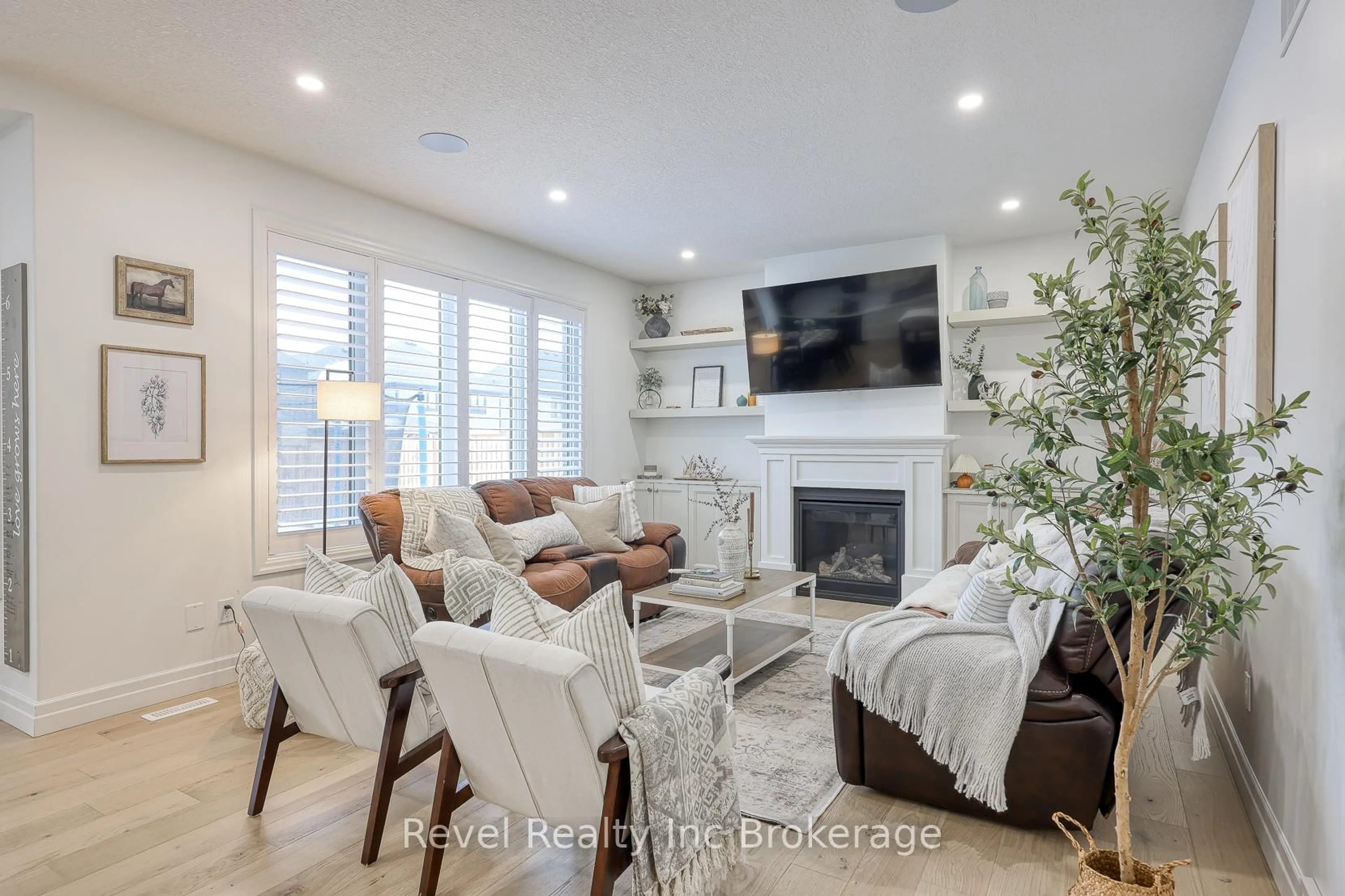 Living room with furniture, unknown for 56 Hazelwood Pass, Thames Centre Ontario N0L 1G2
