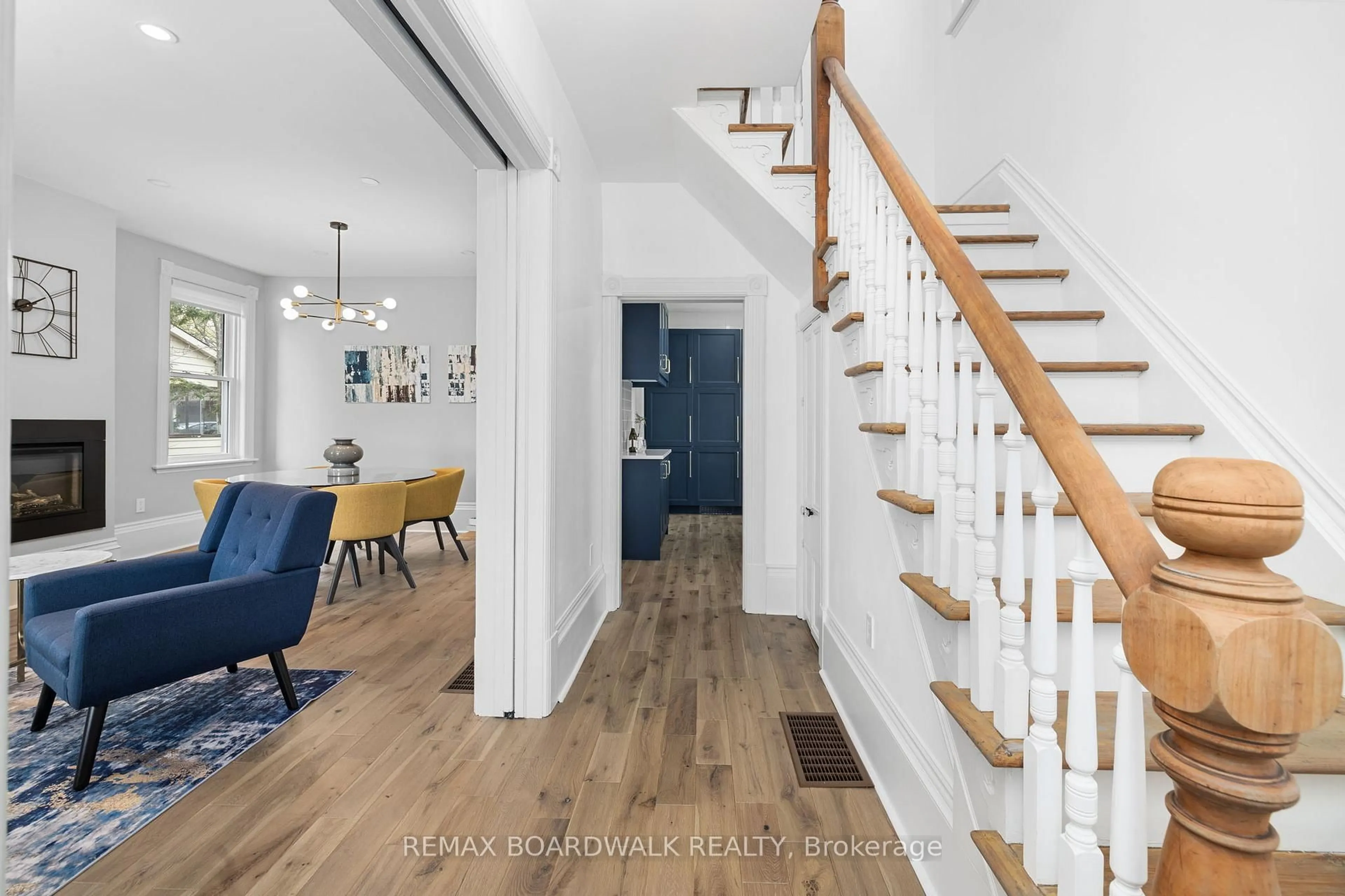 Indoor entryway for 45 Drummond St, Perth Ontario K7H 2J9