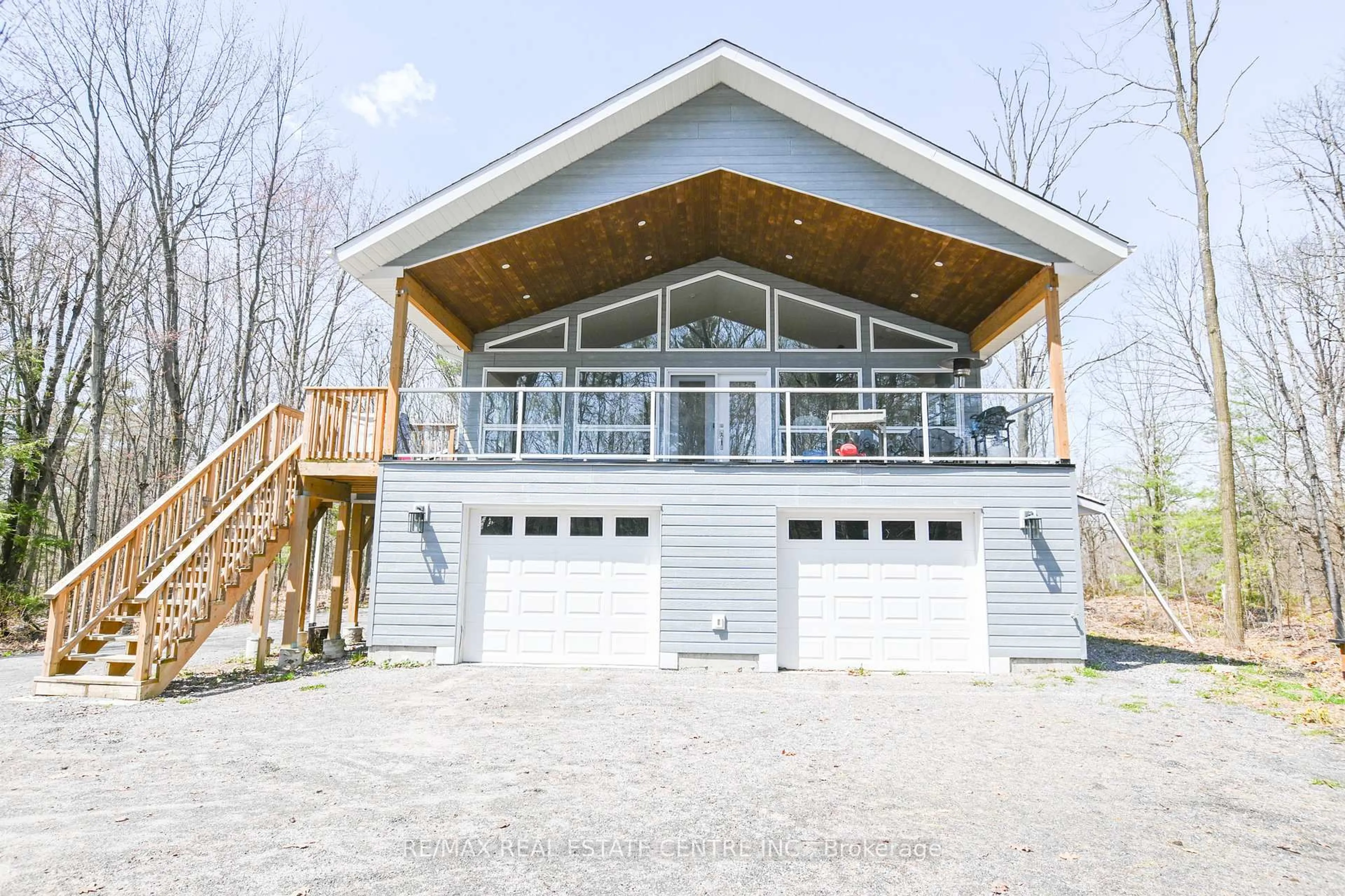 Home with vinyl exterior material, unknown for 1033 North Shore Dr, Gravenhurst Ontario P1P 1R1