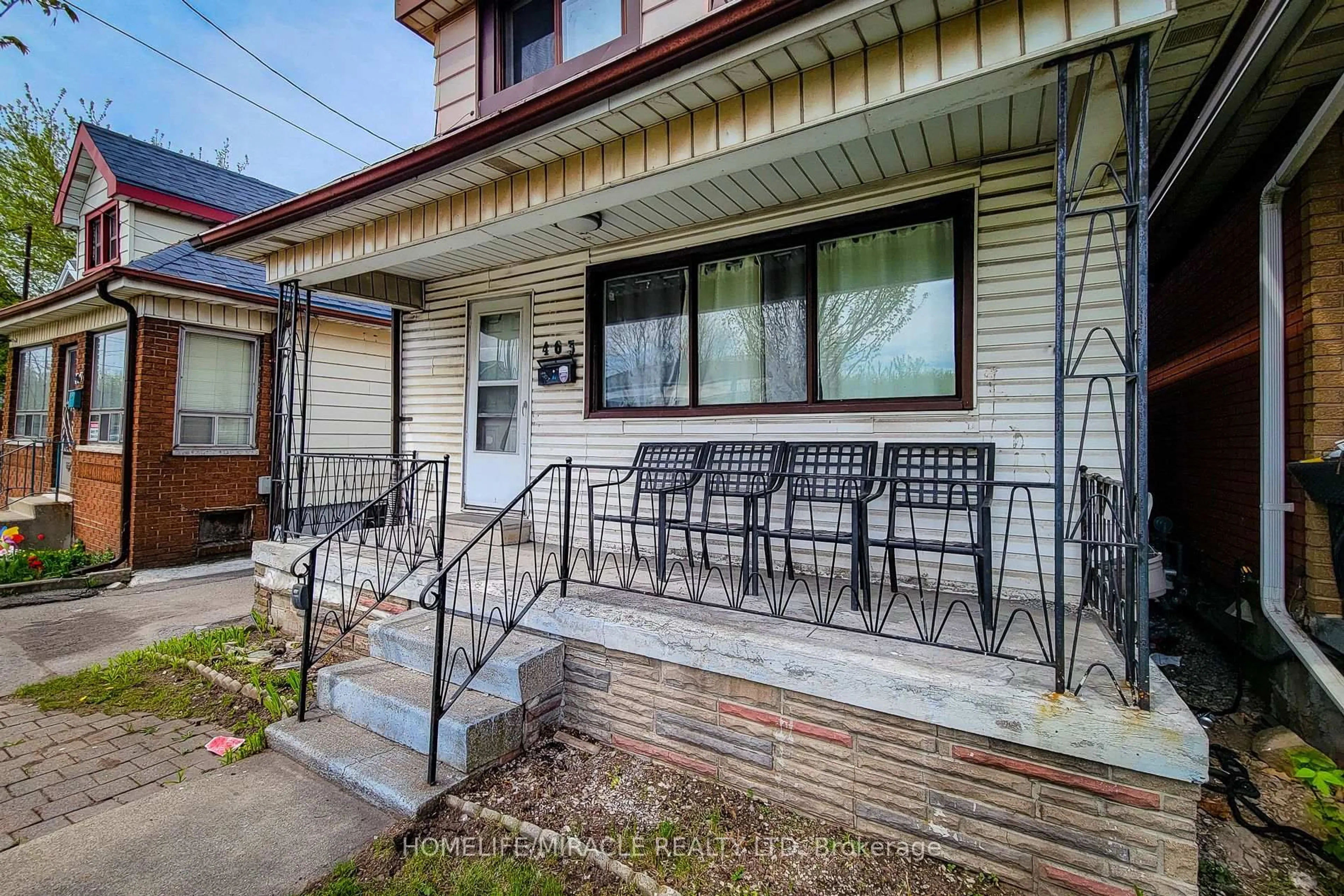 Patio, street for 463 Wellington St, Hamilton Ontario L8L 5B4