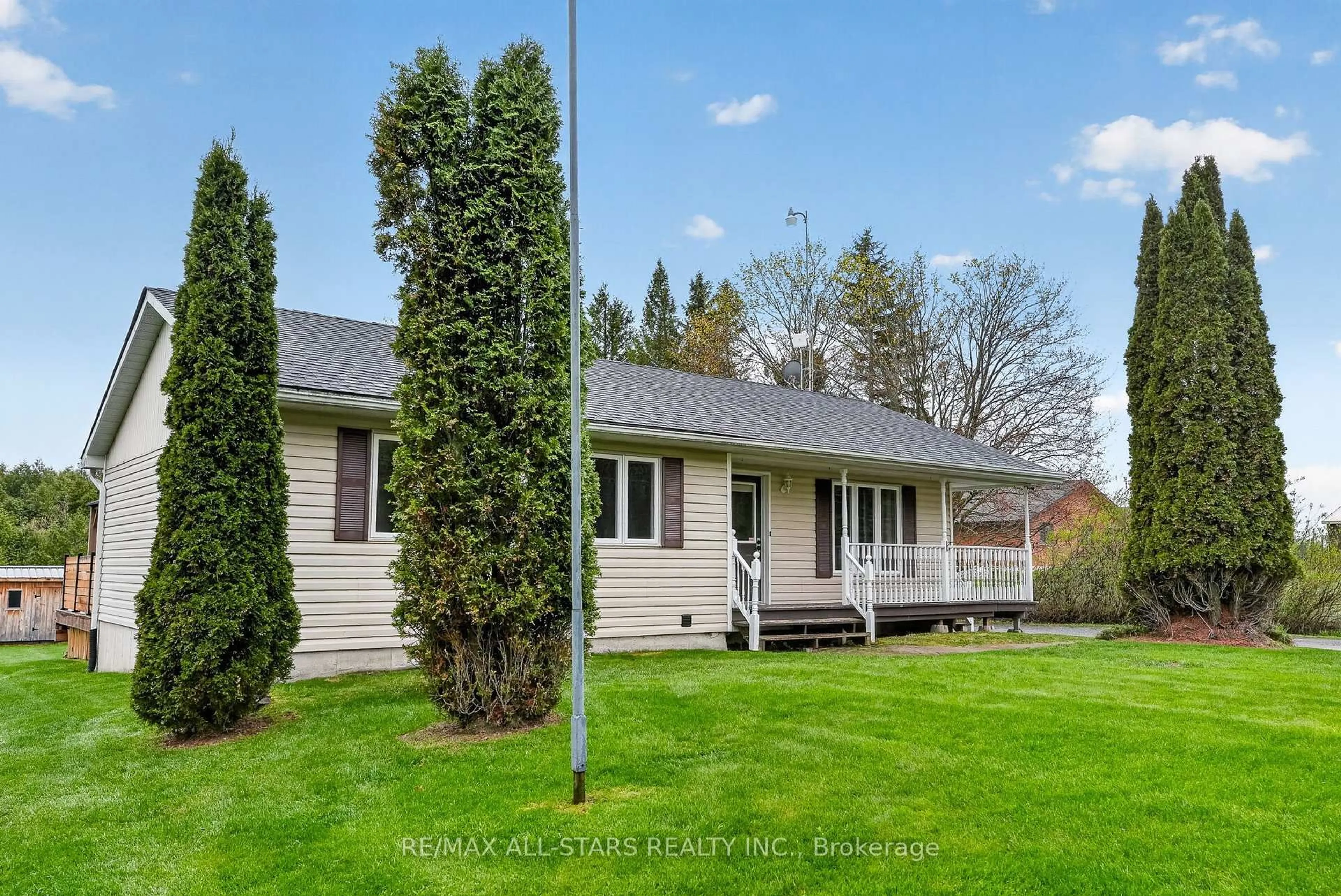 A pic from outside/outdoor area/front of a property/back of a property/a pic from drone, street for 646 The Glen Rd, Kawartha Lakes Ontario K0M 2T0