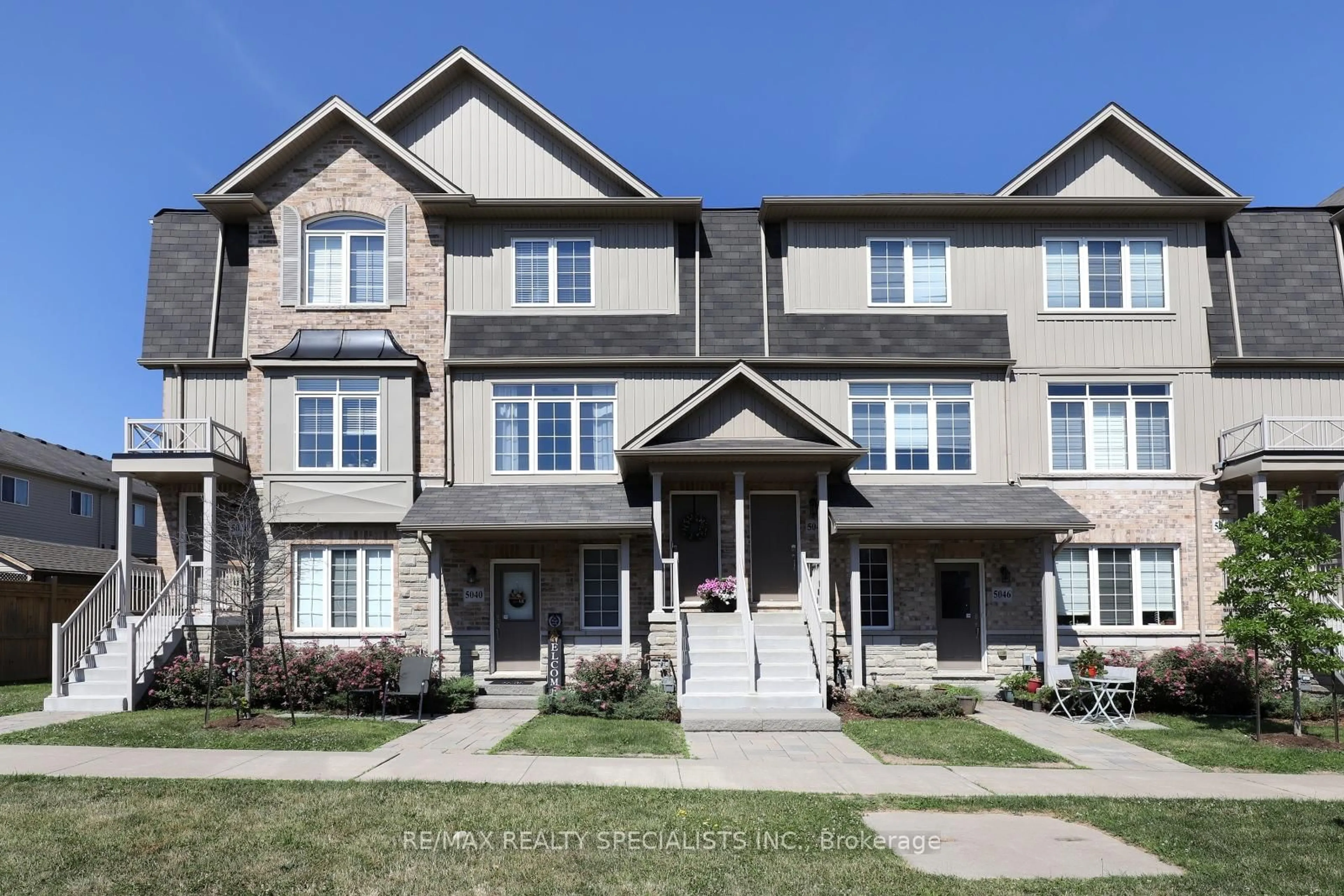 Home with brick exterior material, street for 5042 Serena Dr #3, Lincoln Ontario L0R 1B2