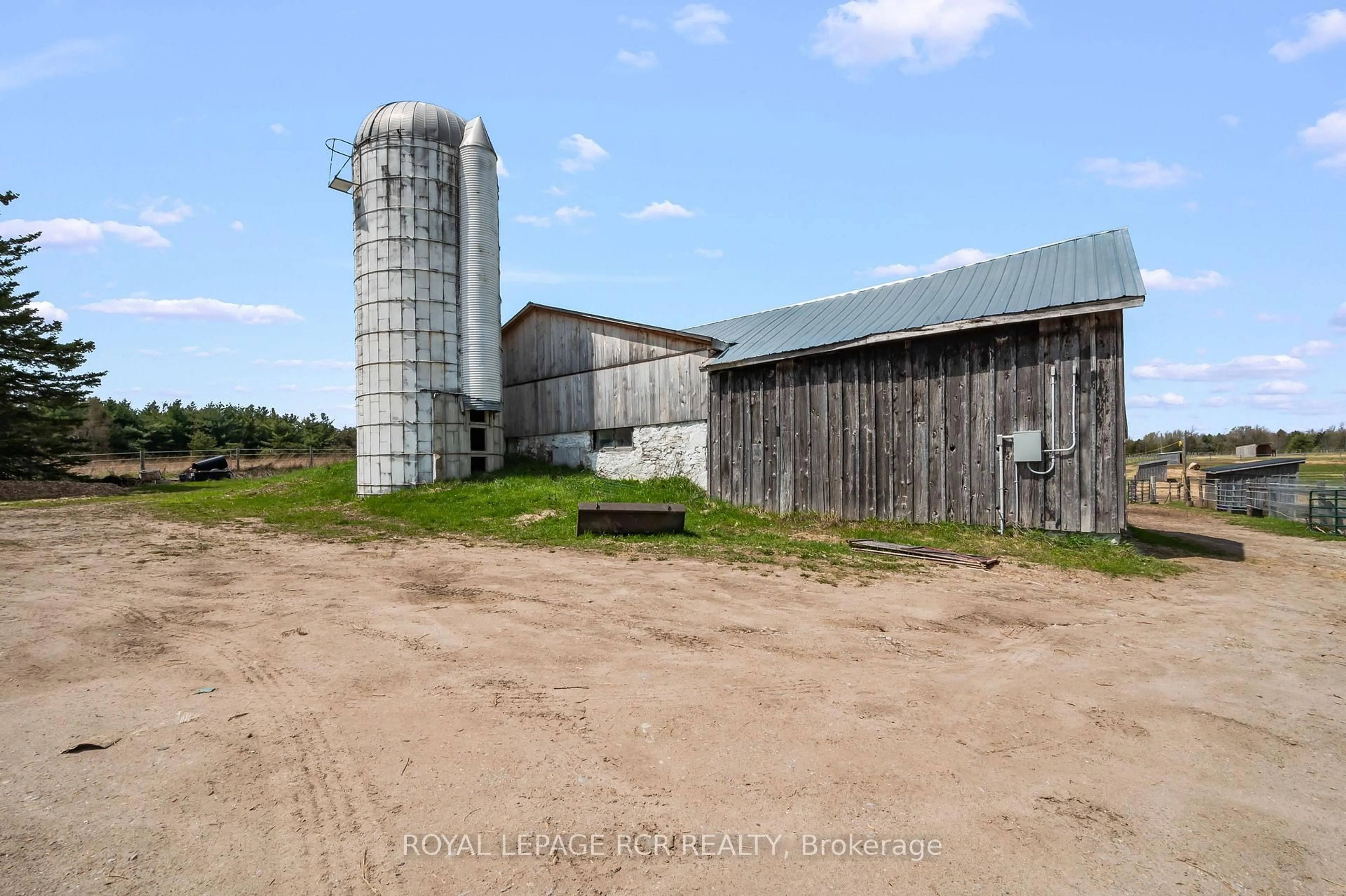 Shed for 487233 30 Sdrd, Mono Ontario L9V 1G9