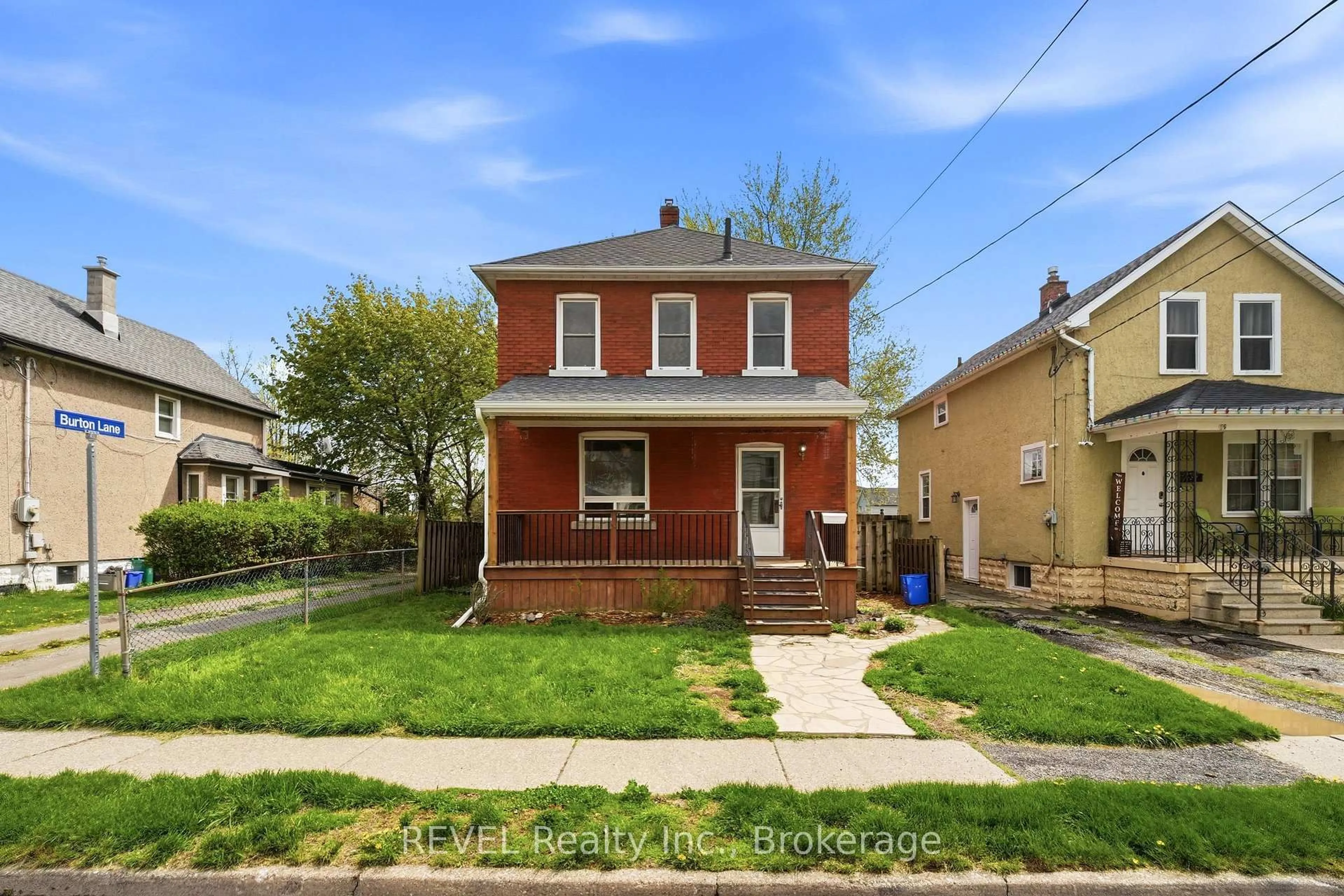 Home with brick exterior material, street for 19 Victoria St, Welland Ontario L3B 4L6