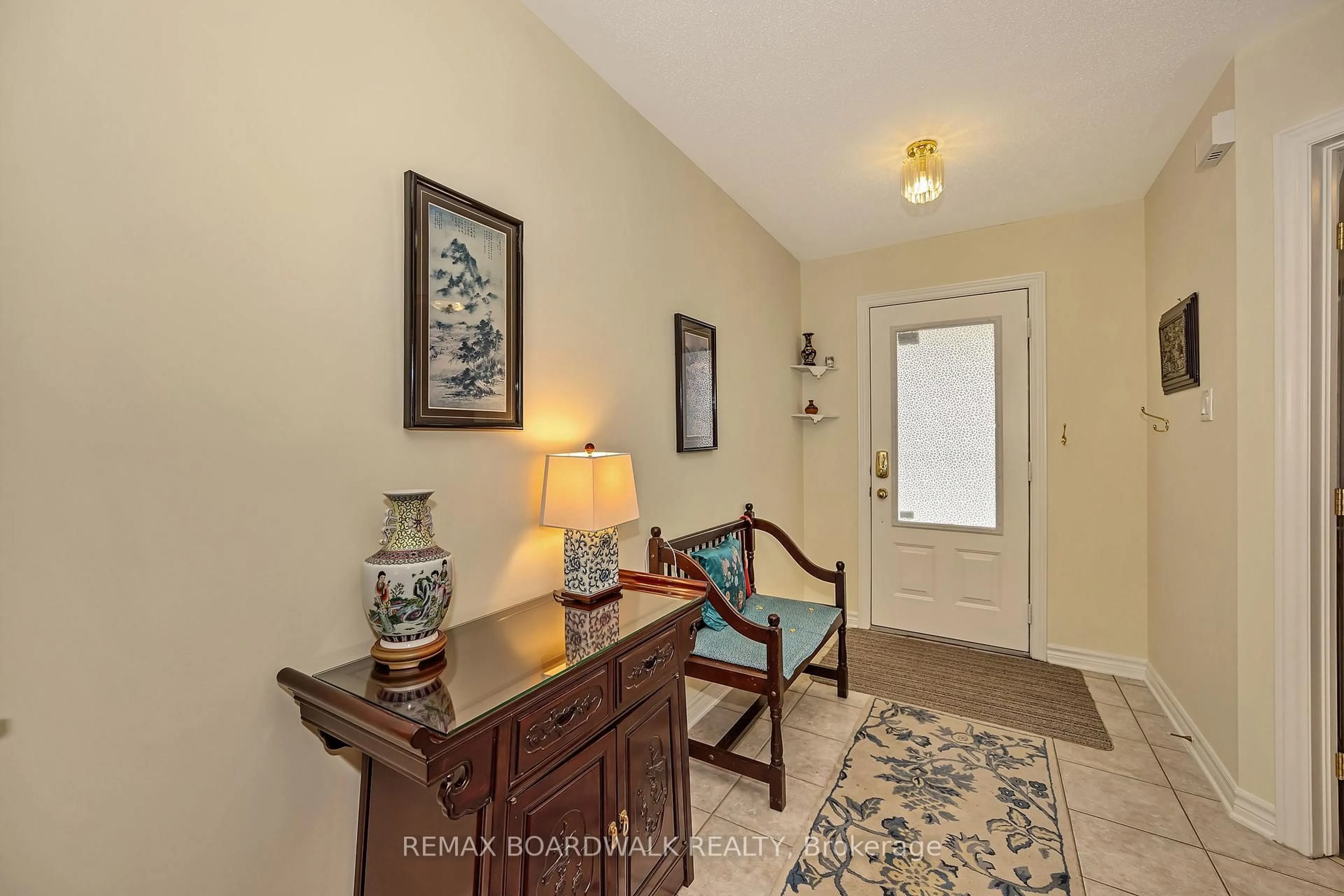 Indoor entryway for 18 Fieldcrest Ave, Ottawa Ontario K2J 4W7