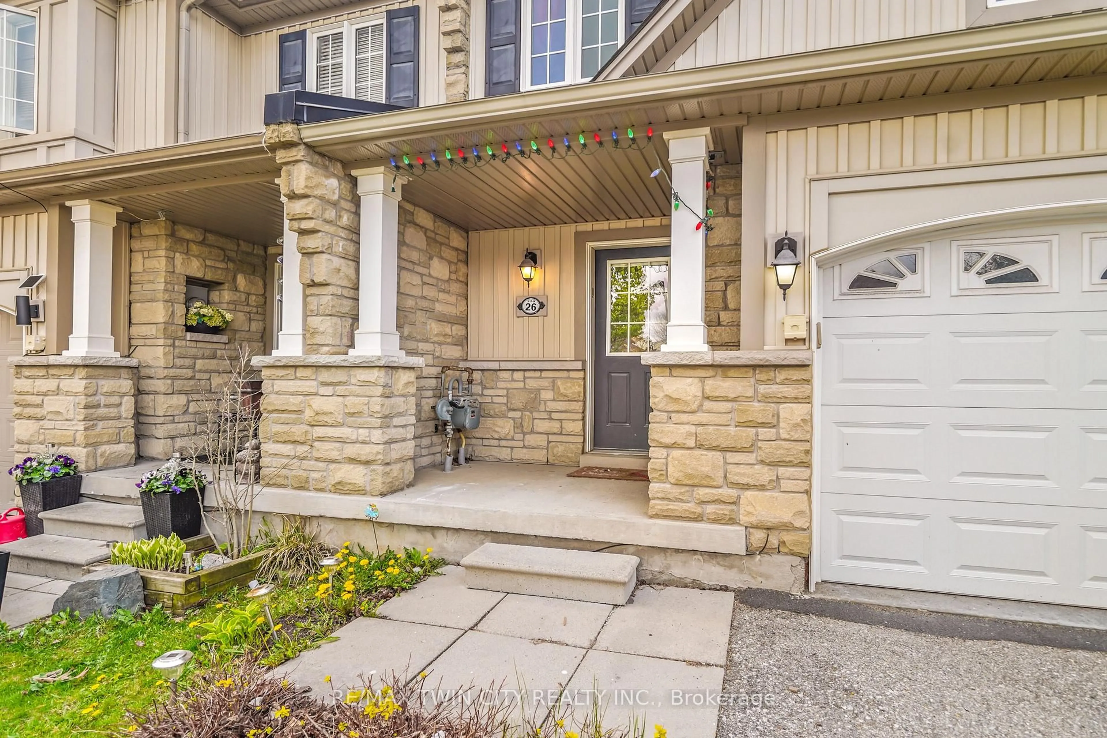 Indoor entryway for 220 Blackburn Dr #26, Brantford Ontario N3T 0C6