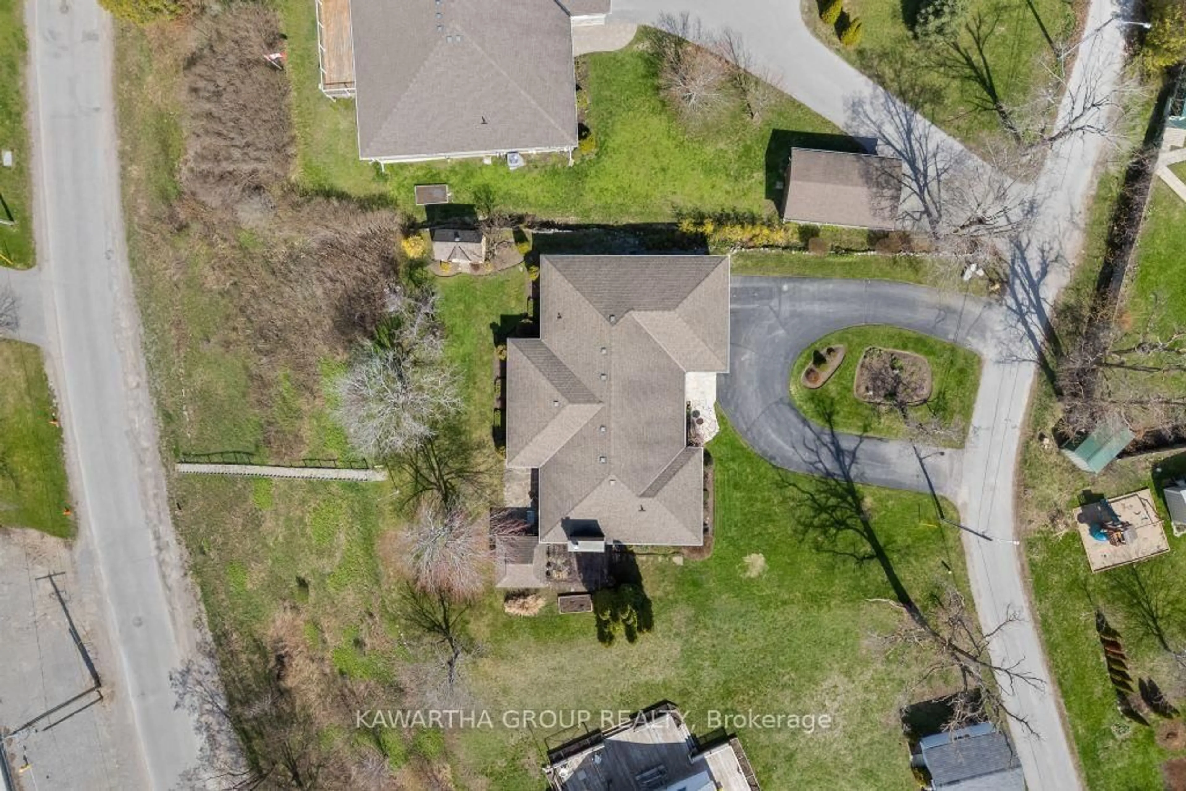 A pic from outside/outdoor area/front of a property/back of a property/a pic from drone, street for 23 Dodd St, Kawartha Lakes Ontario K0M 1N0