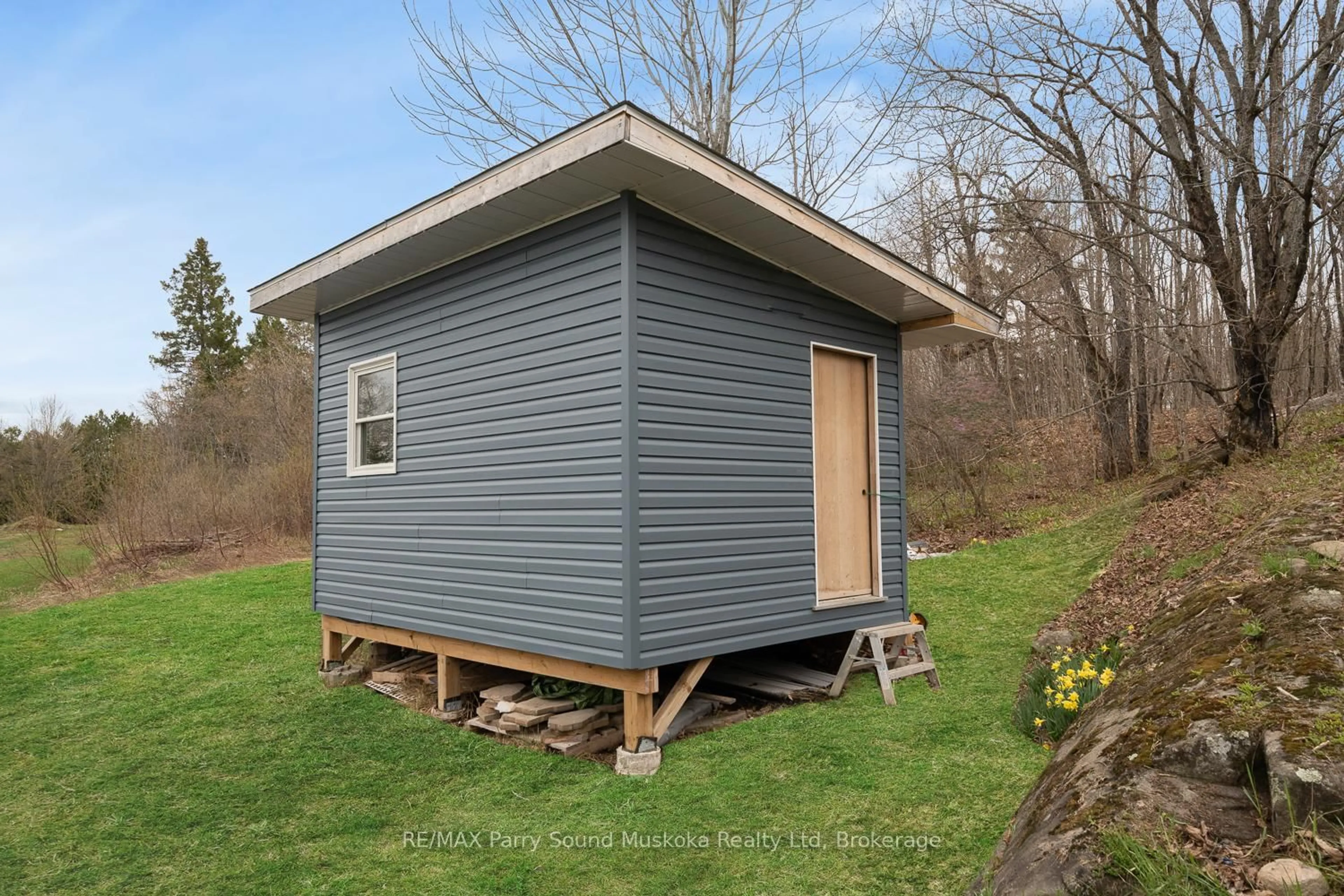 Shed for 569 Hurdville Rd, McKellar Ontario P2A 0B5