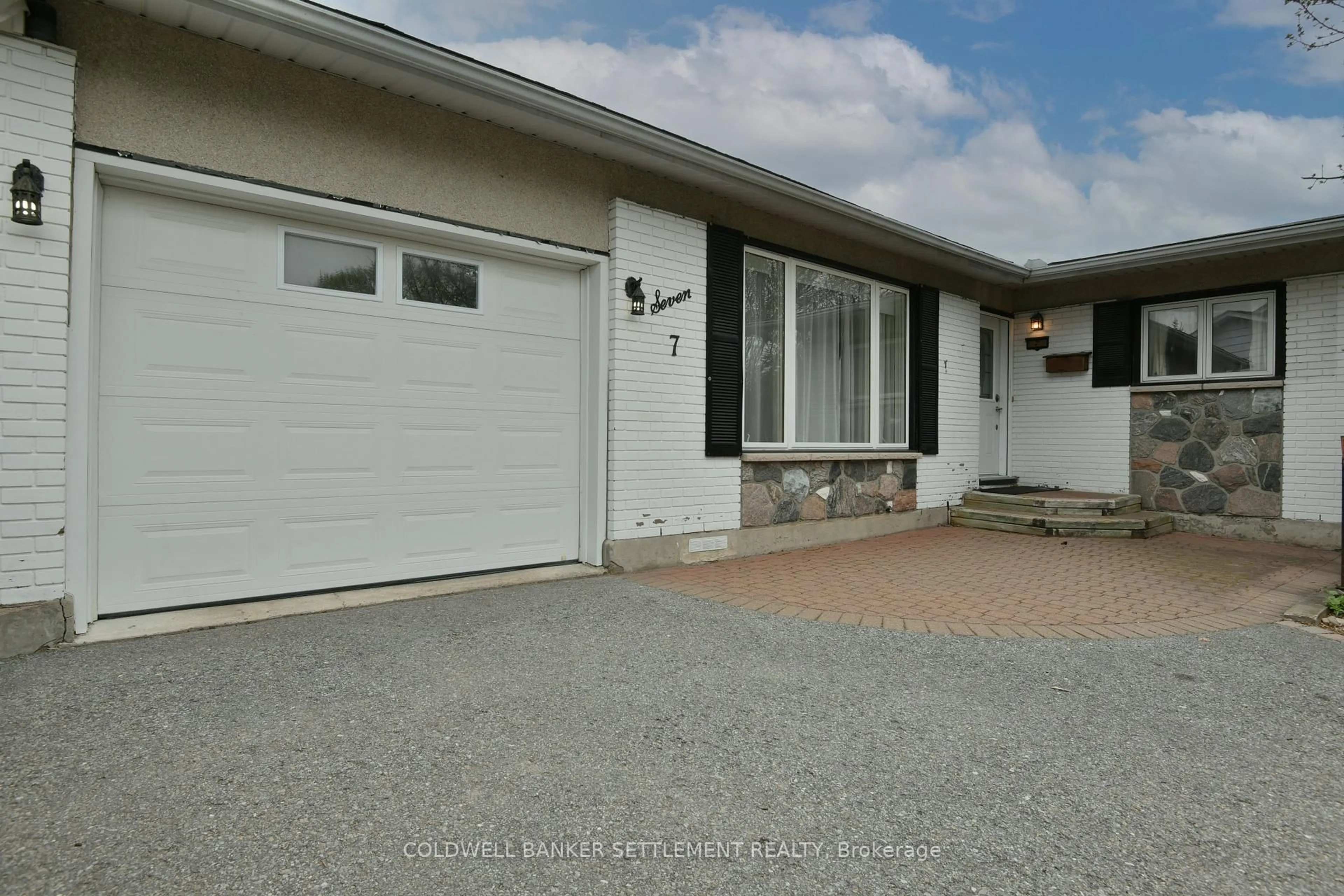 Unknown for 7 Parker Ave, Ottawa Ontario K2G 3A5