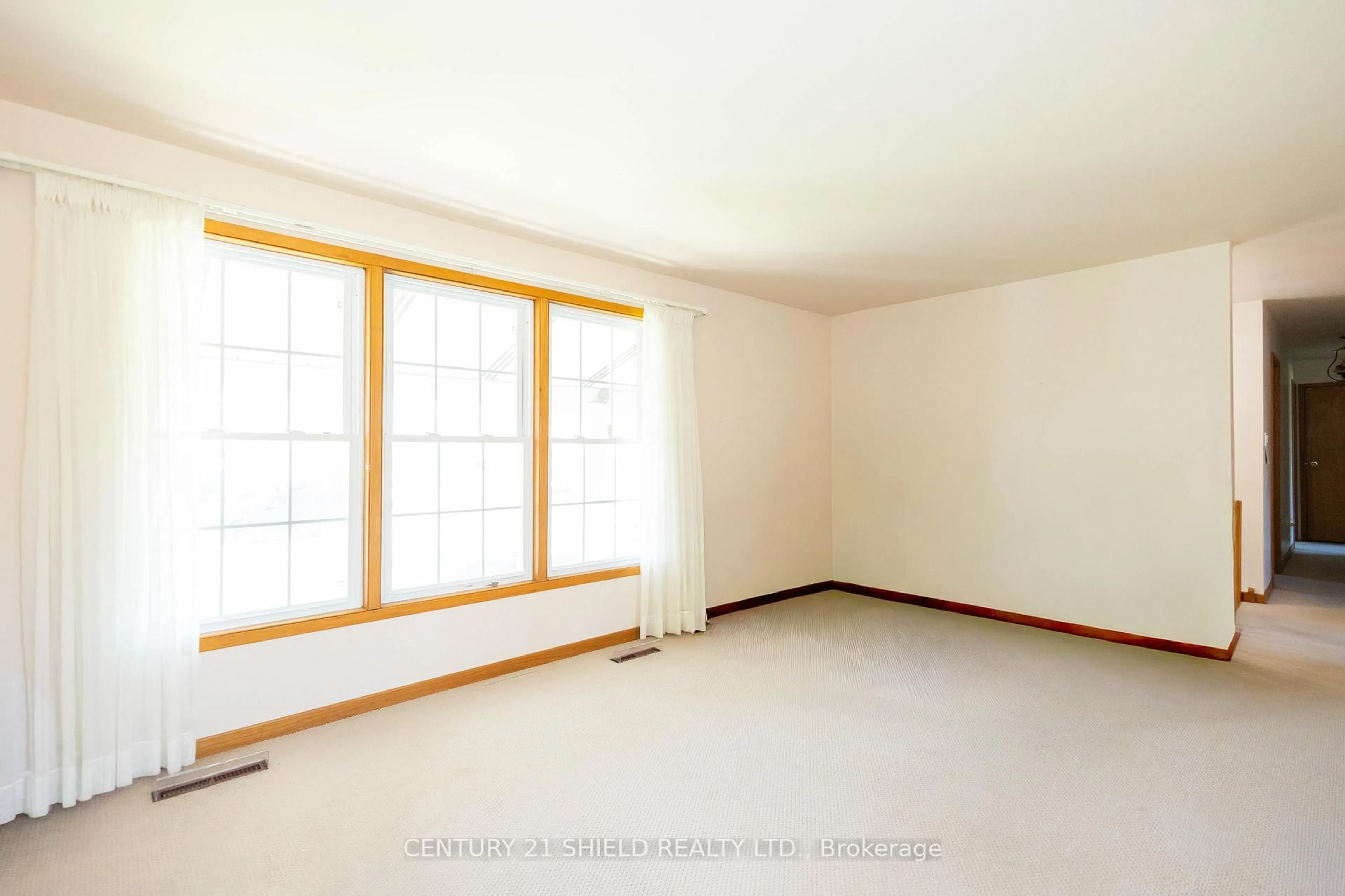 A pic of a room for 901 Laflin St, Cornwall Ontario K6J 5J3