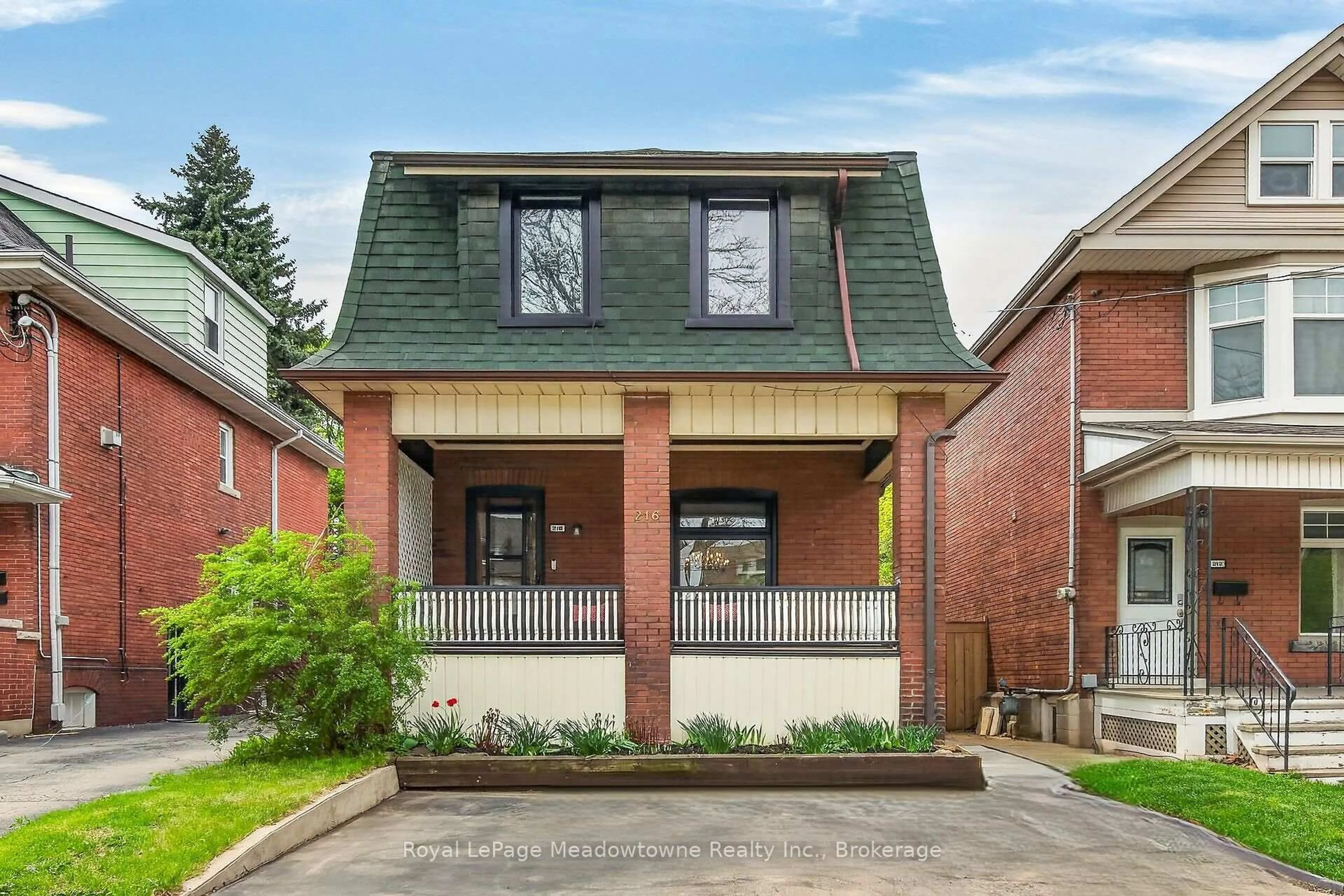 Home with brick exterior material, street for 216 Maplewood Ave, Hamilton Ontario L8M 1X8