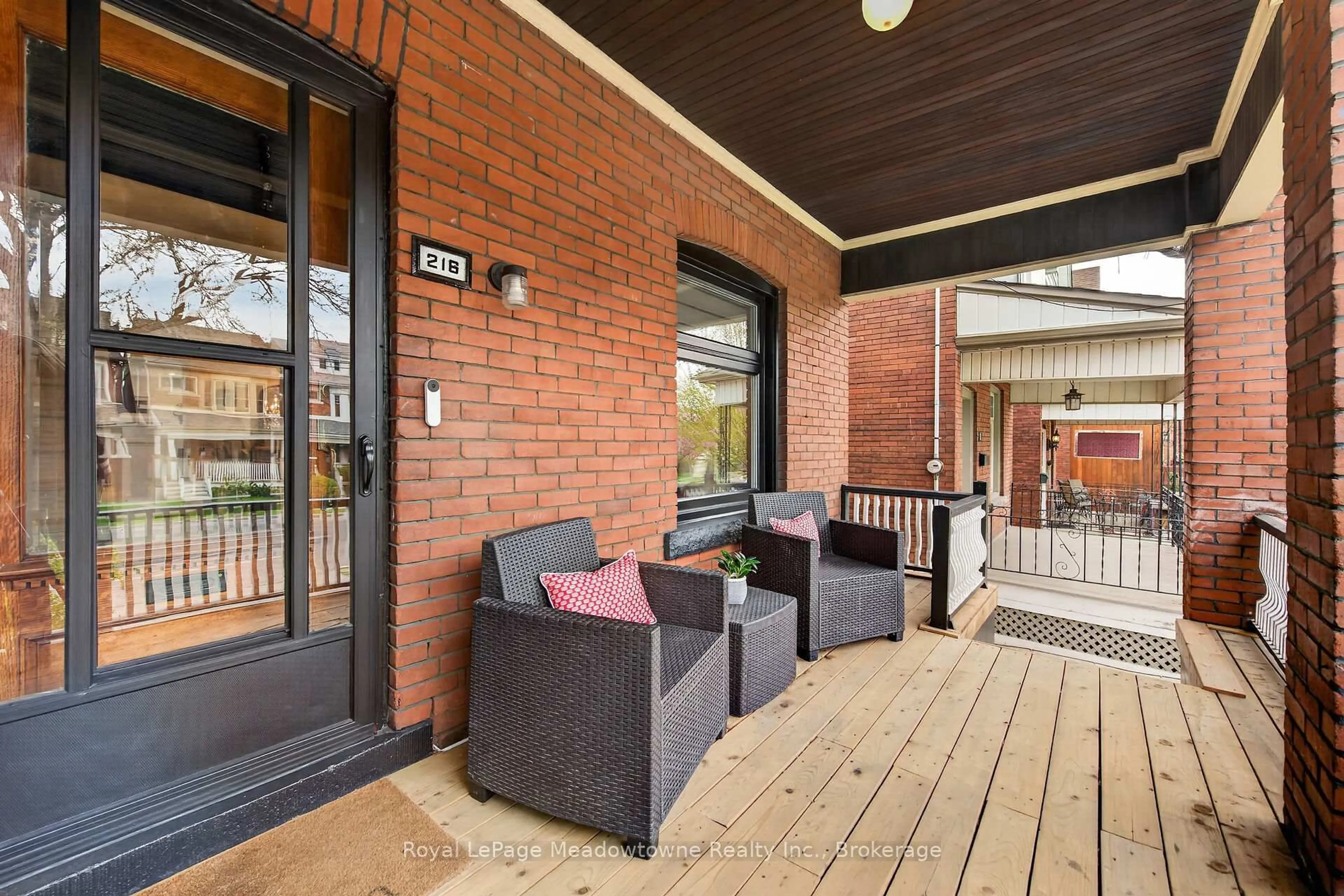 Patio, street for 216 Maplewood Ave, Hamilton Ontario L8M 1X8