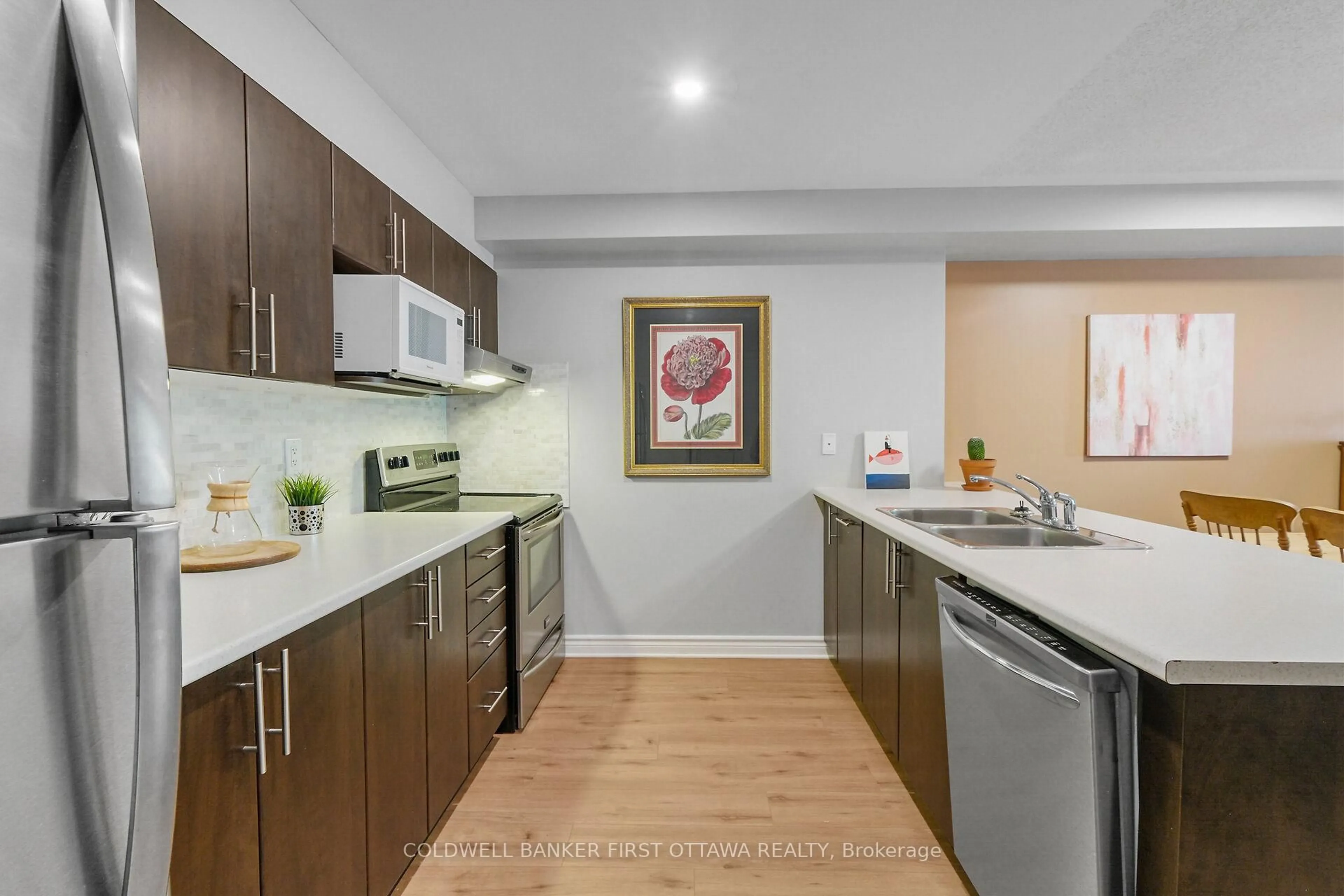 Standard kitchen, unknown for 283 Titanium Private #A, Ottawa Ontario K1C 0A5