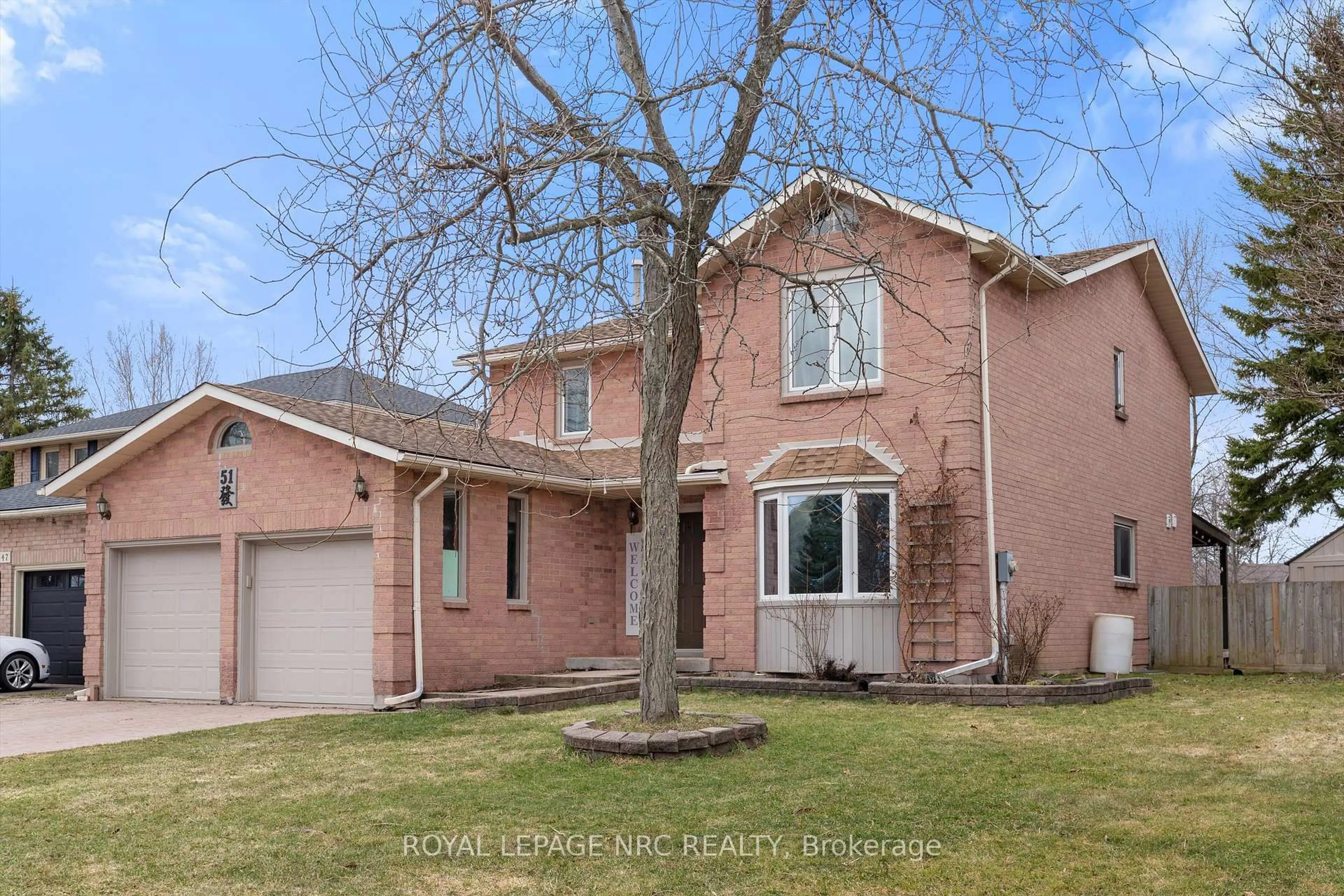 Home with brick exterior material, street for 51 Briarsdale Cres, Welland Ontario L3C 6S7