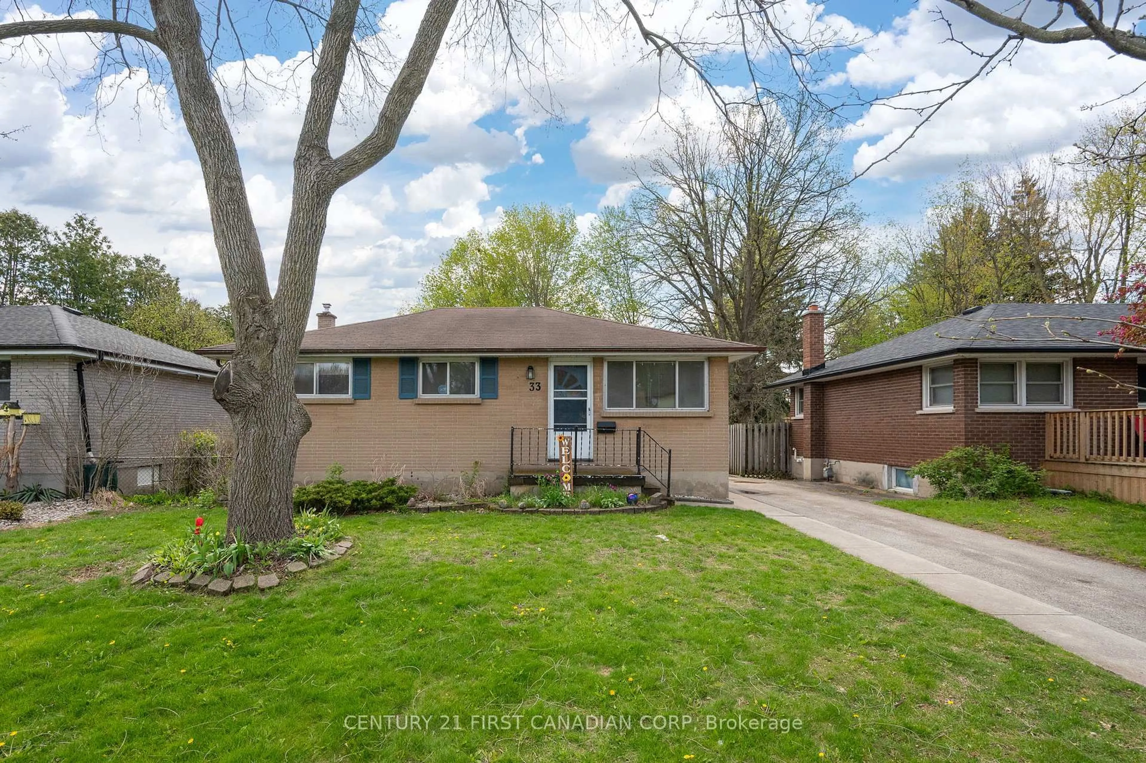 Home with brick exterior material, street for 33 Strathcona Dr, London East Ontario N5W 1P7