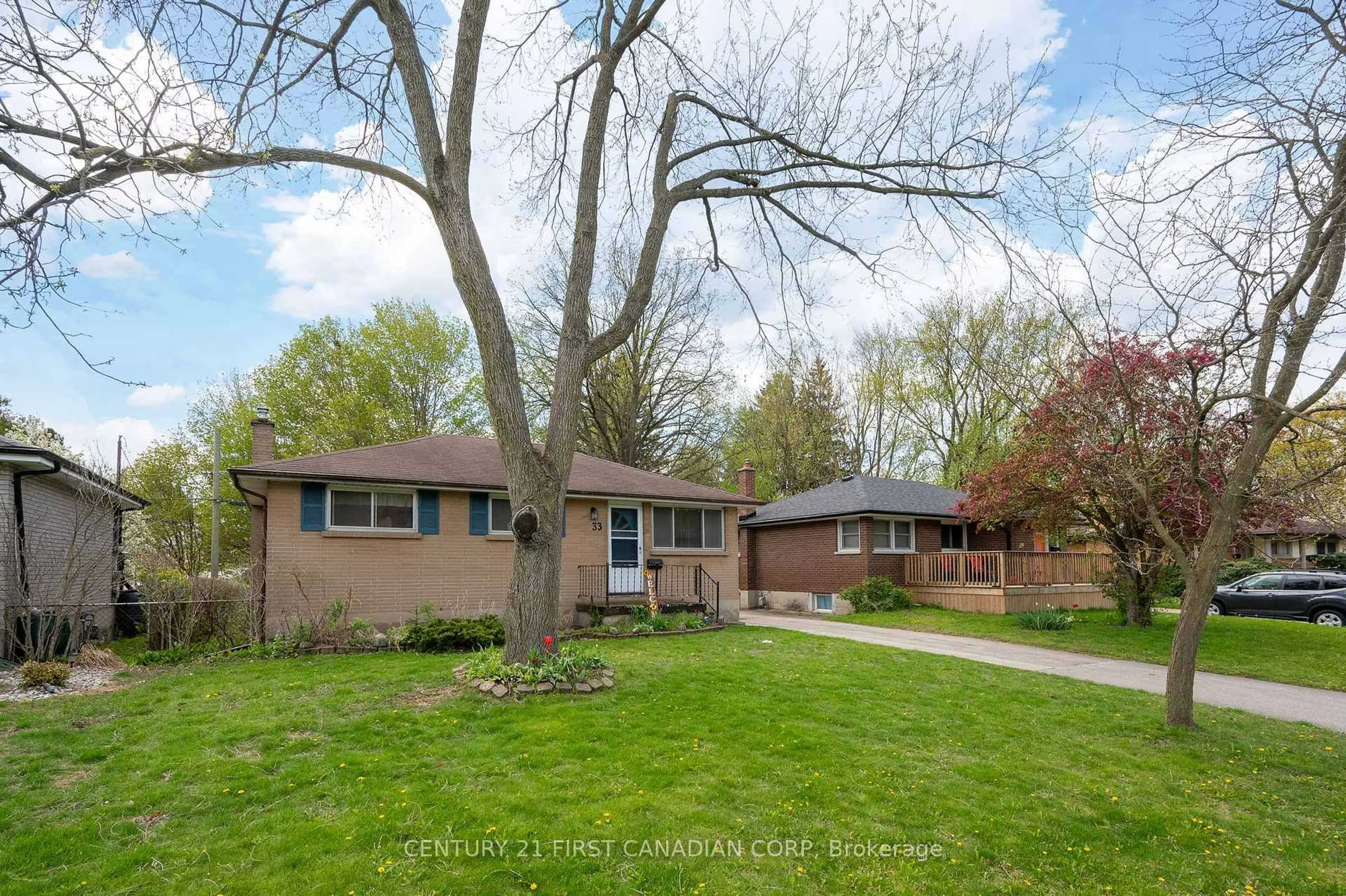 Home with brick exterior material, street for 33 Strathcona Dr, London East Ontario N5W 1P7