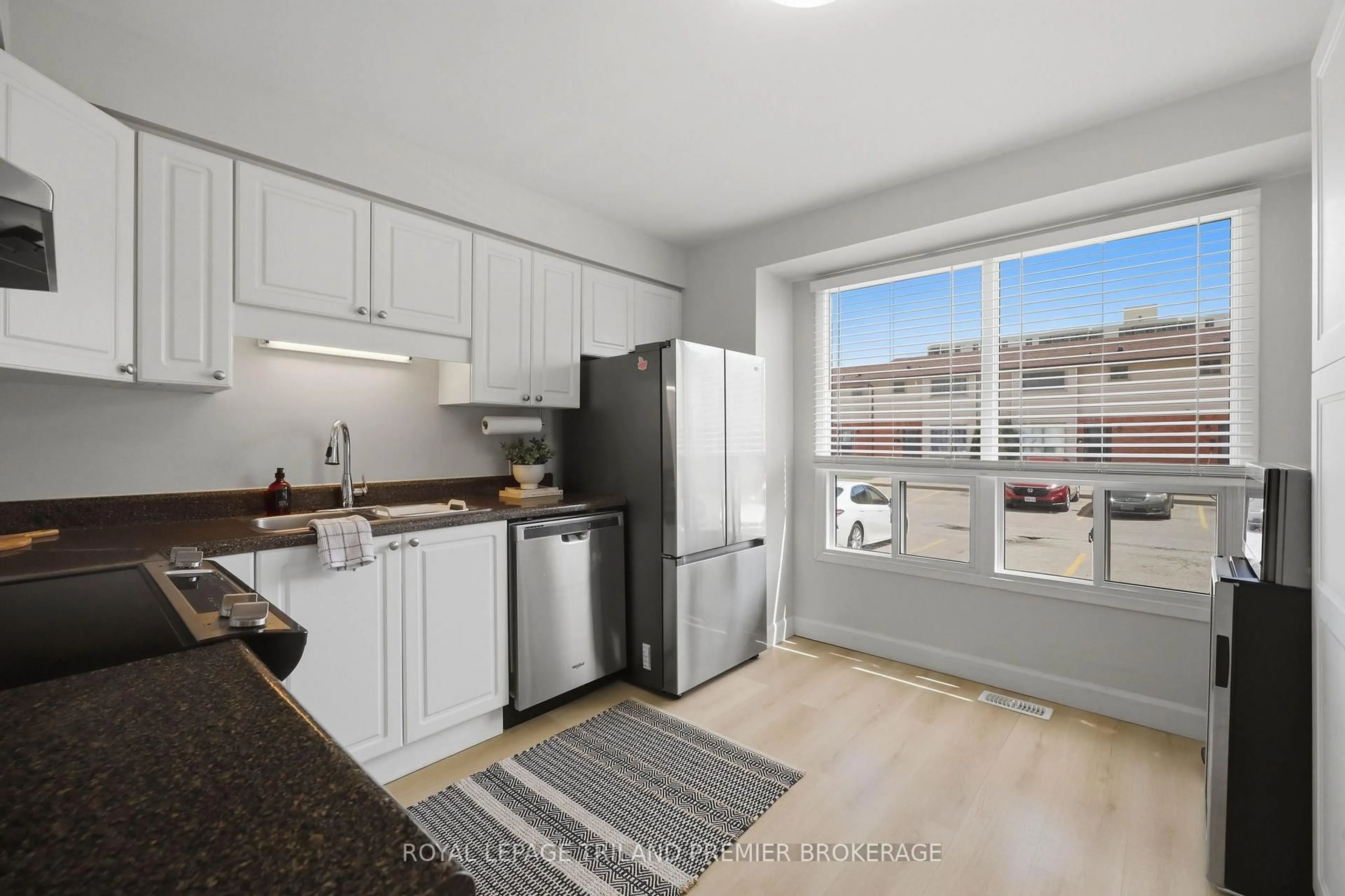 Standard kitchen, unknown for 135 Belmont Dr #4, London South Ontario N6J 4J3