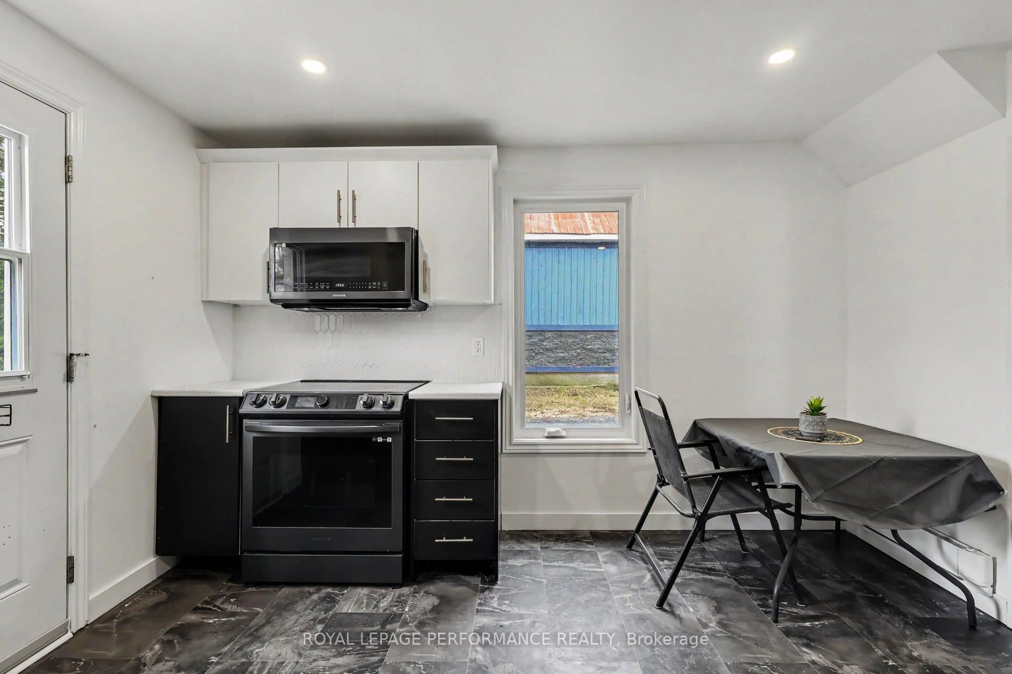 Standard kitchen, unknown for 3165 County 15 Rd, The Nation Ontario K0B 1G0