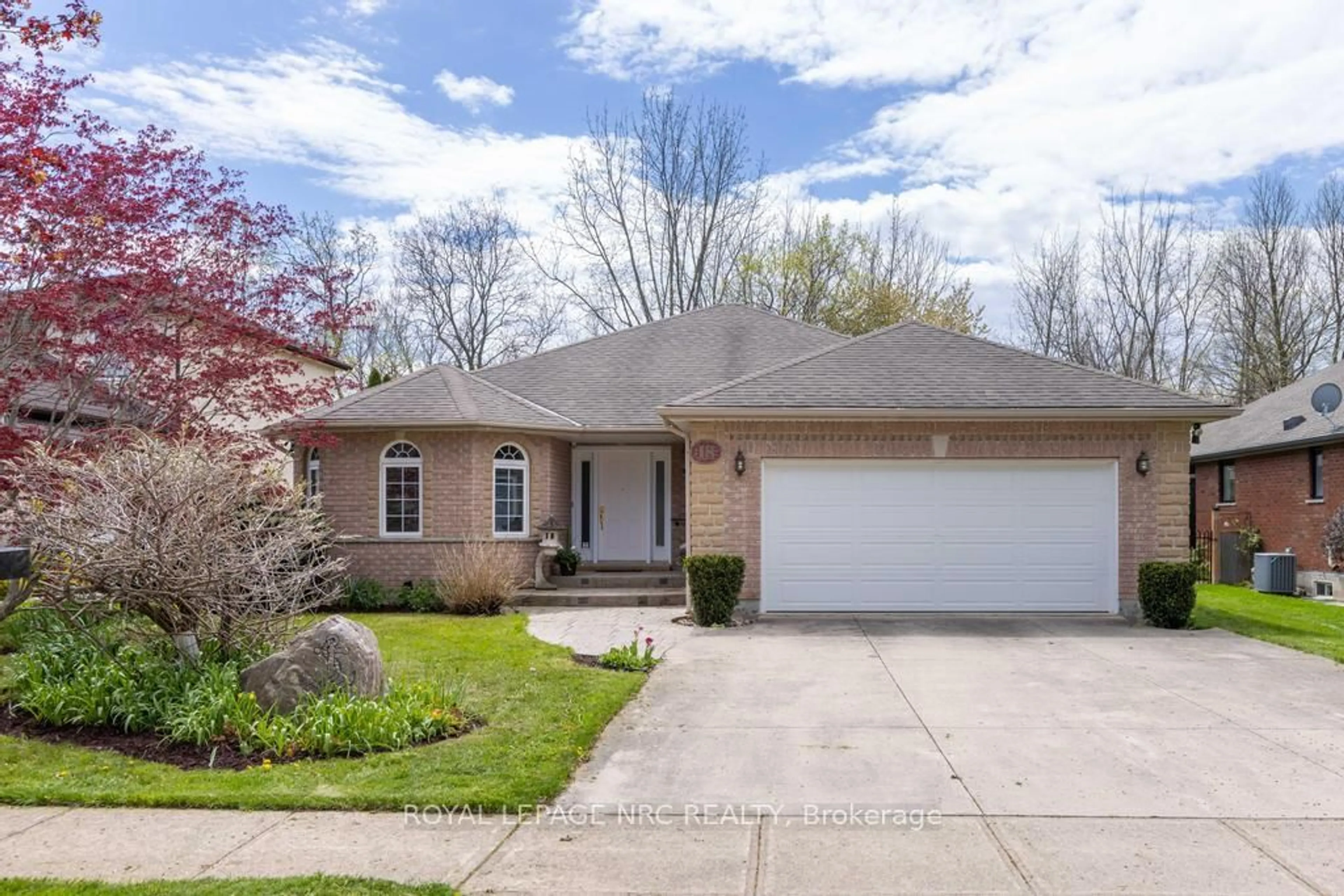 Home with brick exterior material, street for 18 Harmony Dr, Niagara-on-the-Lake Ontario L0S 1J0