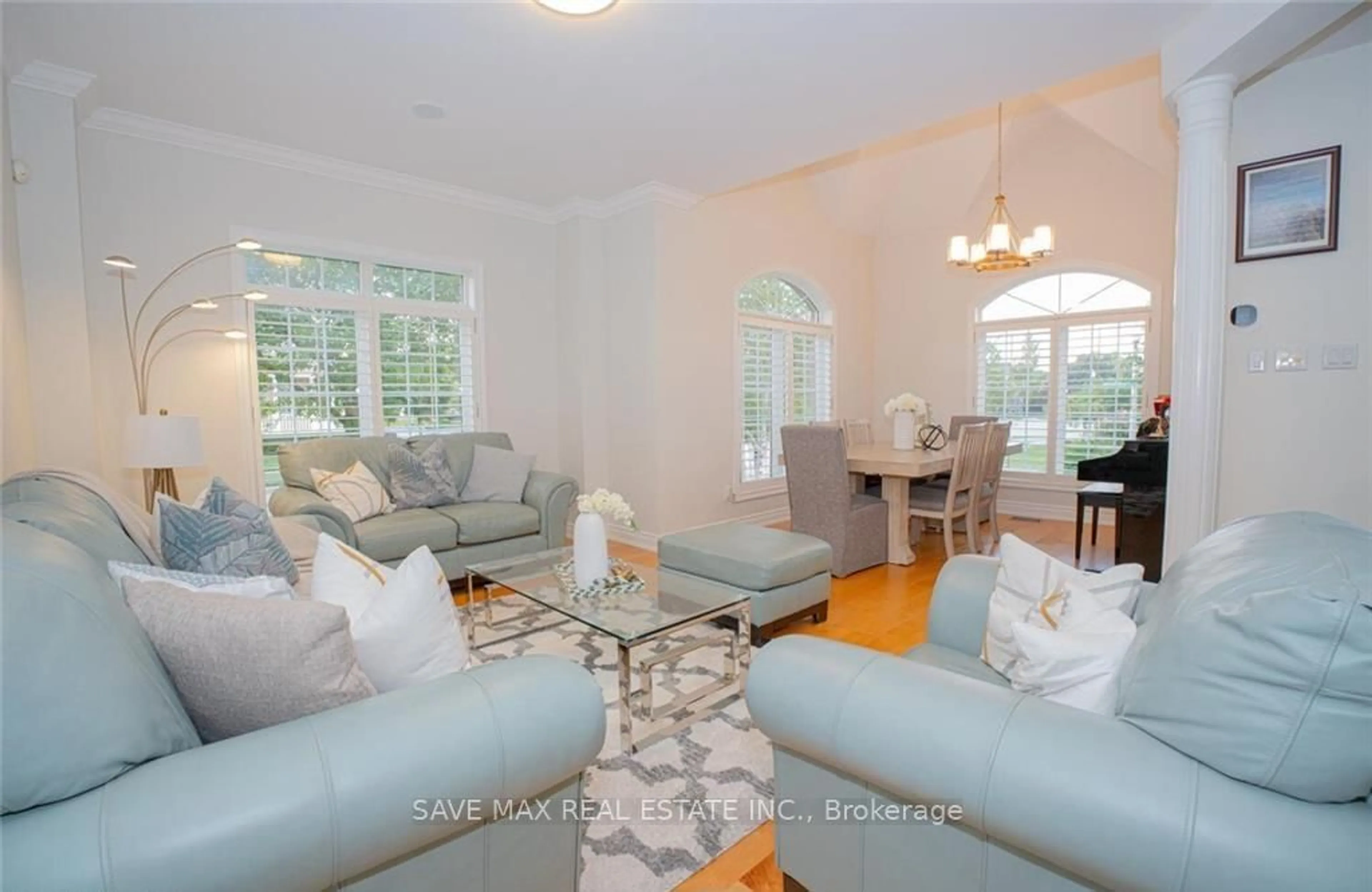 Living room with furniture, unknown for 50 Islandview Way, Hamilton Ontario L8E 6C1