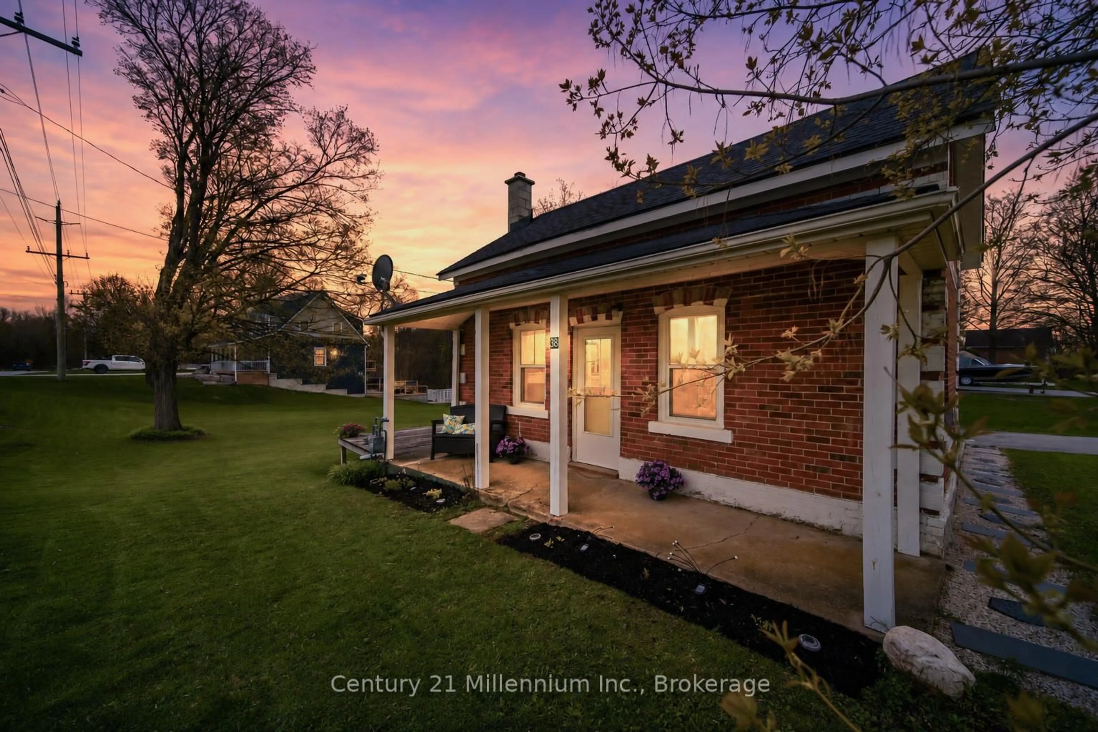 A pic from outside/outdoor area/front of a property/back of a property/a pic from drone, street for 38 Alice St, Grey Highlands Ontario N0C 1E0