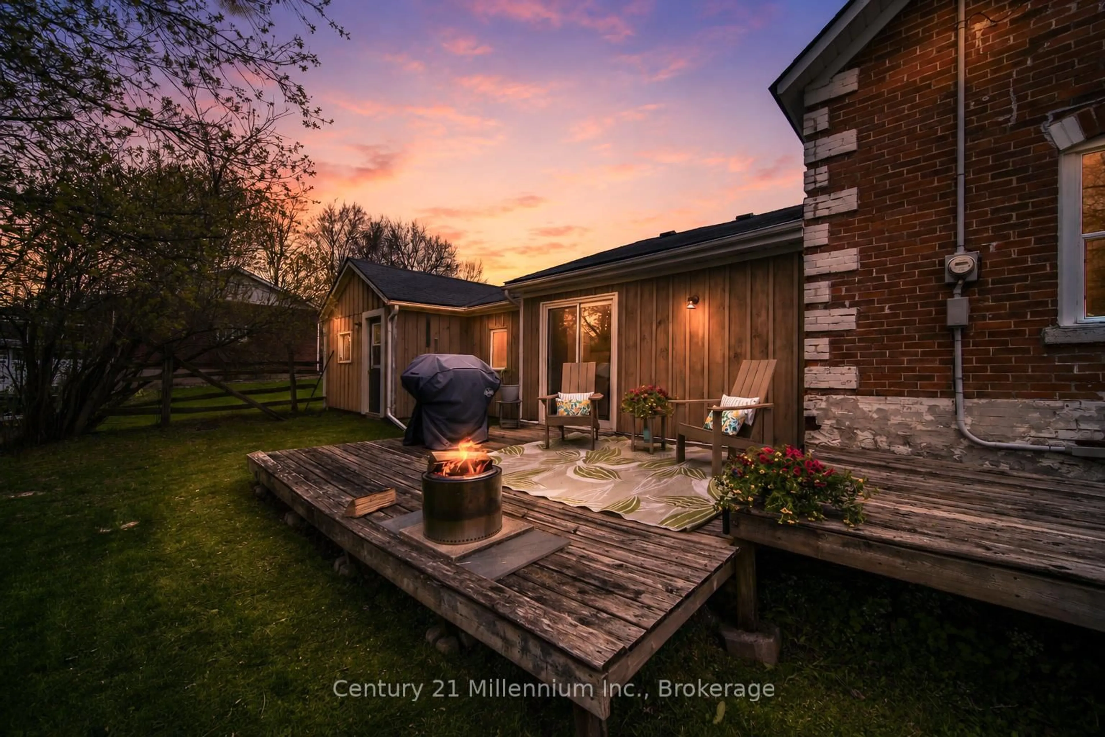 A pic from outside/outdoor area/front of a property/back of a property/a pic from drone, unknown for 38 Alice St, Grey Highlands Ontario N0C 1E0