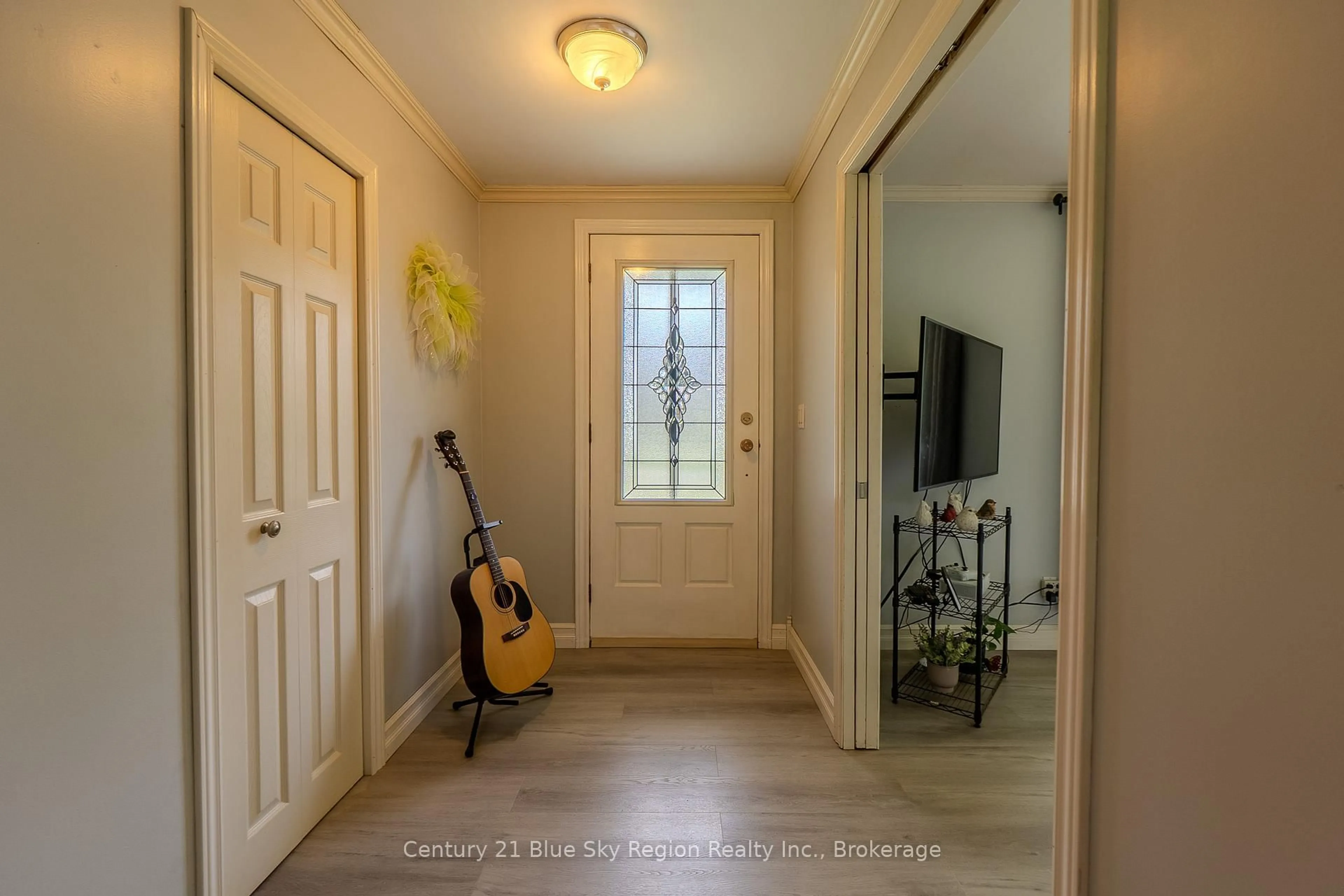 Indoor entryway for 9 Dupras St, West Nipissing Ontario P0H 2C0