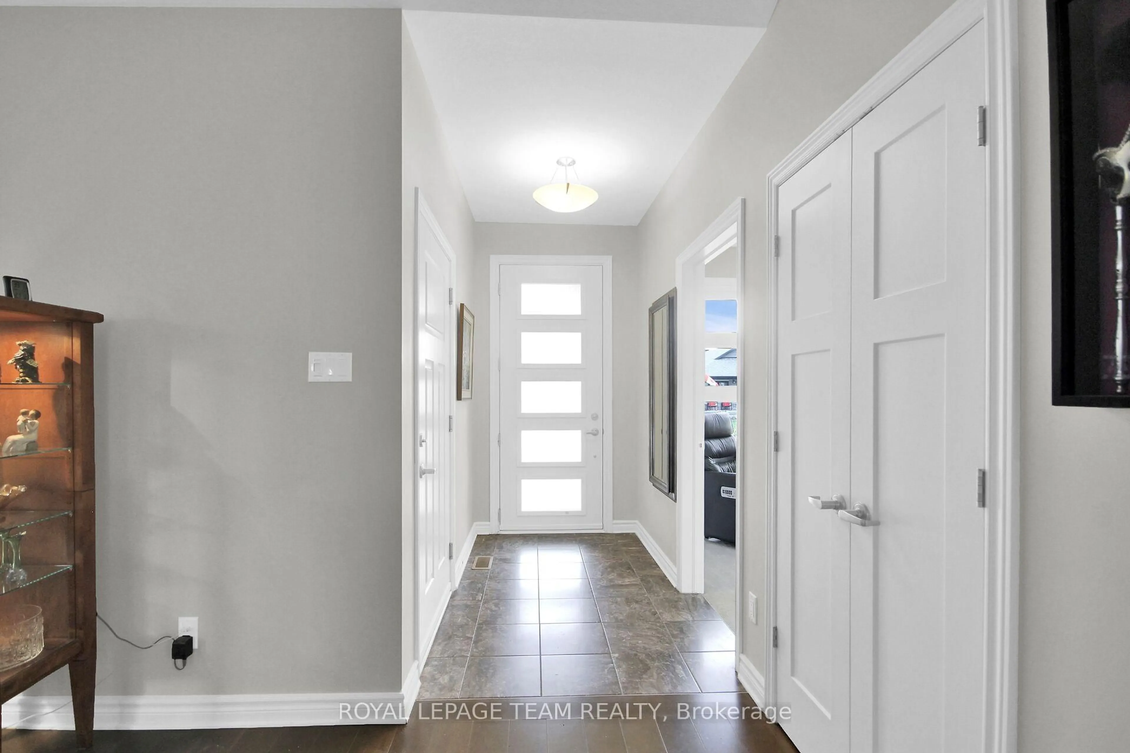 Indoor entryway for 219 McKenny St, Almonte Ontario K0A 1A0