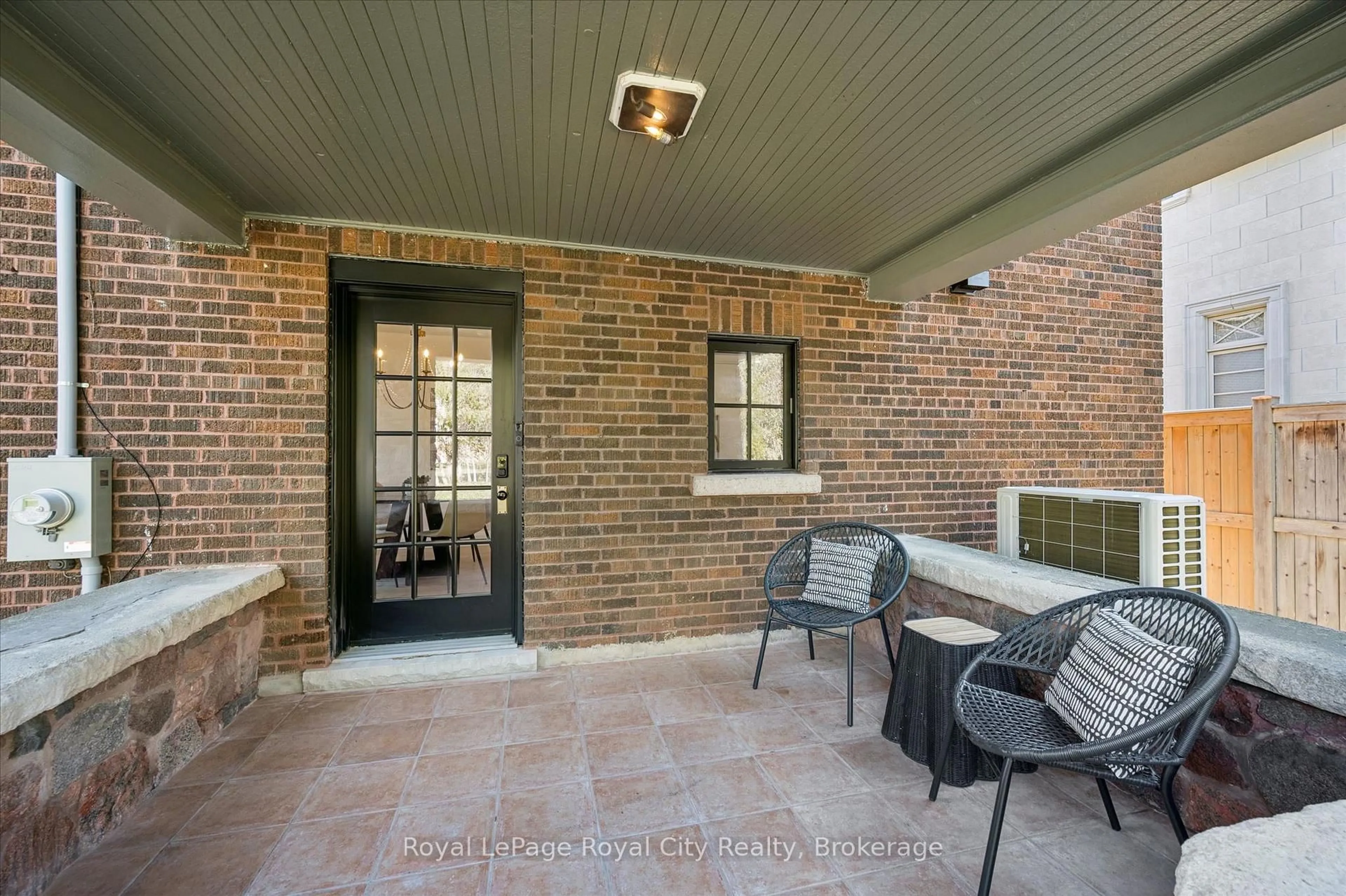 Patio, street for 87 University Ave, Guelph Ontario N1G 1P1