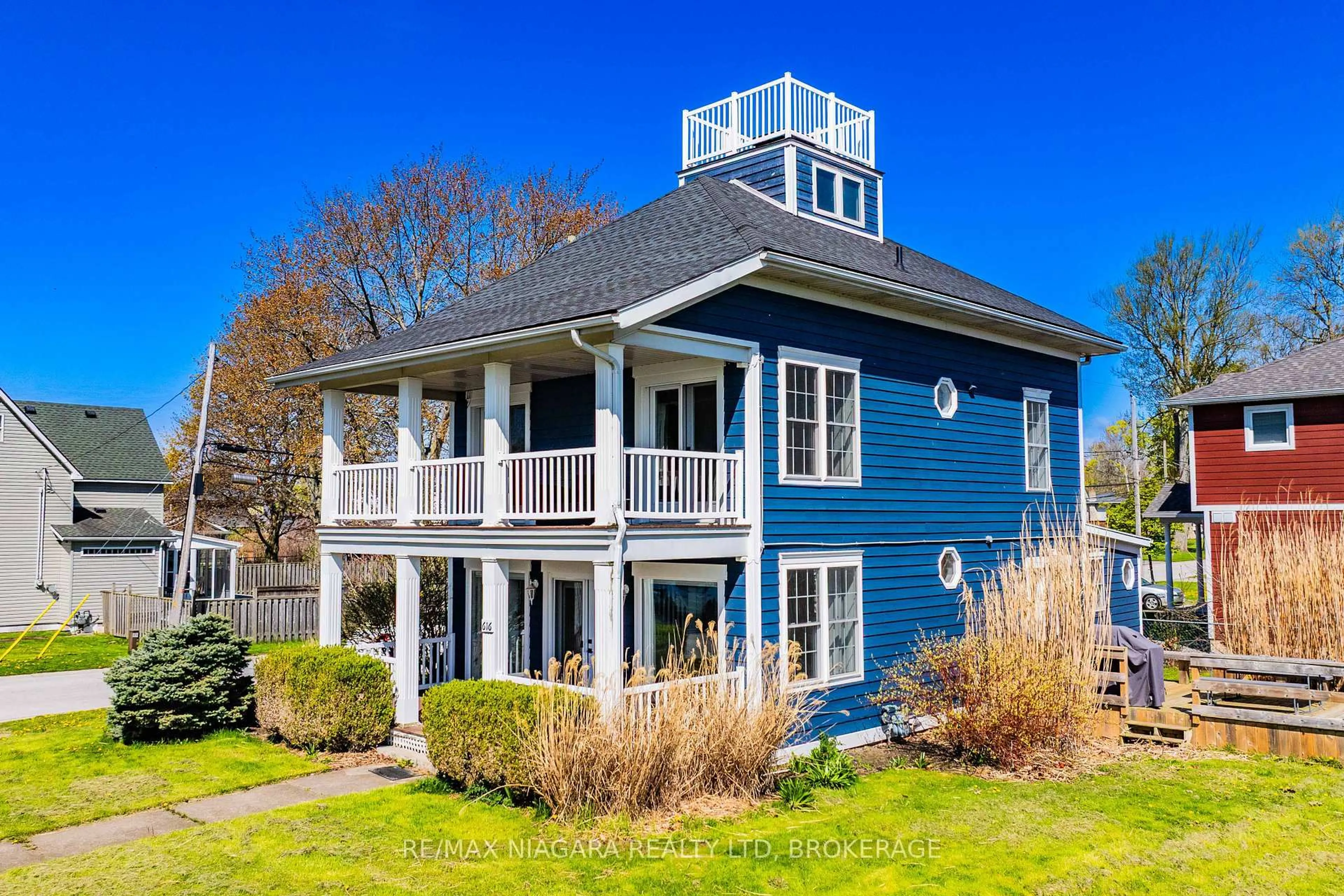 Home with vinyl exterior material, water/lake/river/ocean view for 616 Lakeshore Rd, Fort Erie Ontario L2A 1B6