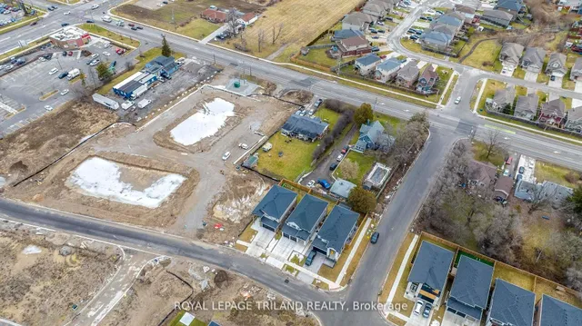 3077 White Oak Rd, London South 5