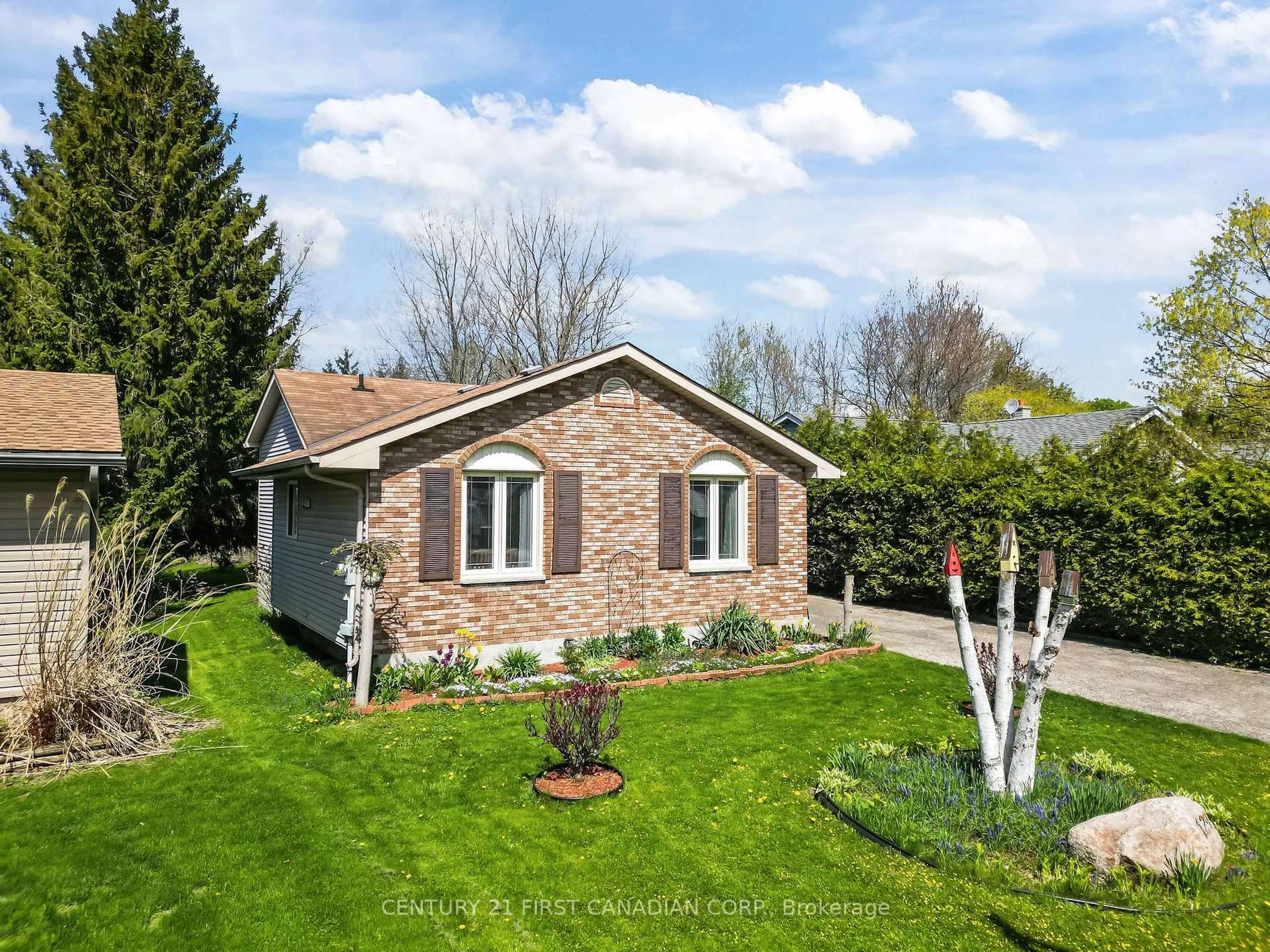 A pic from outside/outdoor area/front of a property/back of a property/a pic from drone, street for 129 Albert St, Lucan Biddulph Ontario N0M 2J0