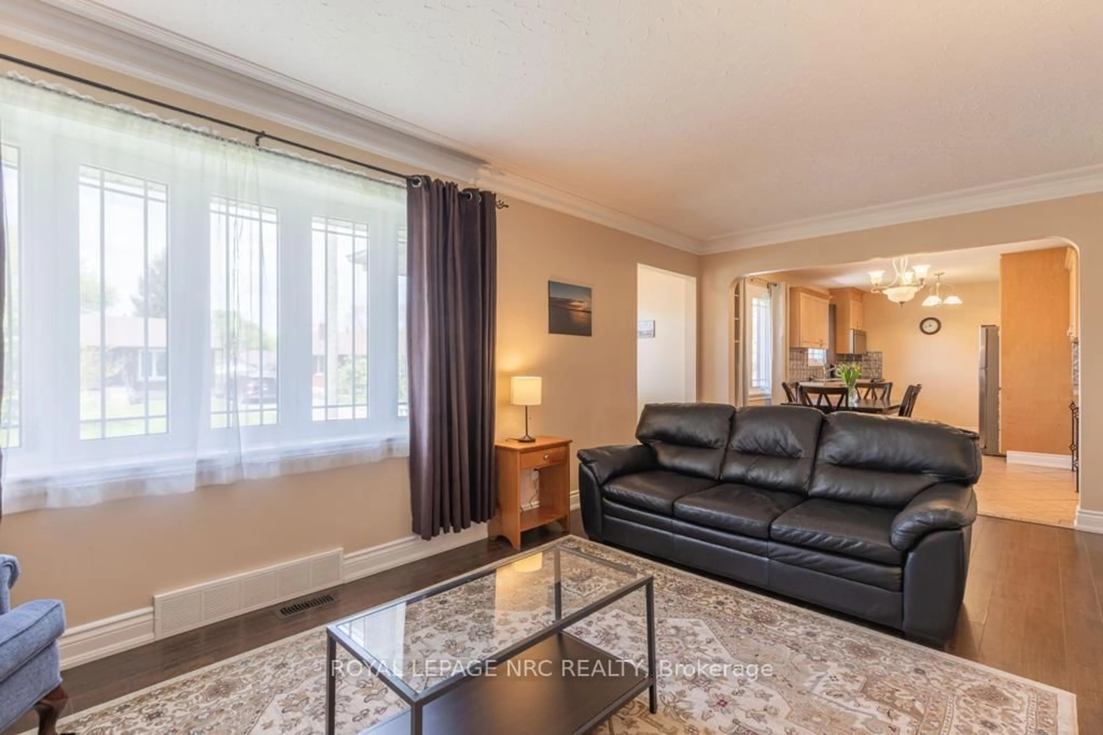 Living room with furniture, unknown for 52 White St, St. Catharines Ontario L2N 1Z8