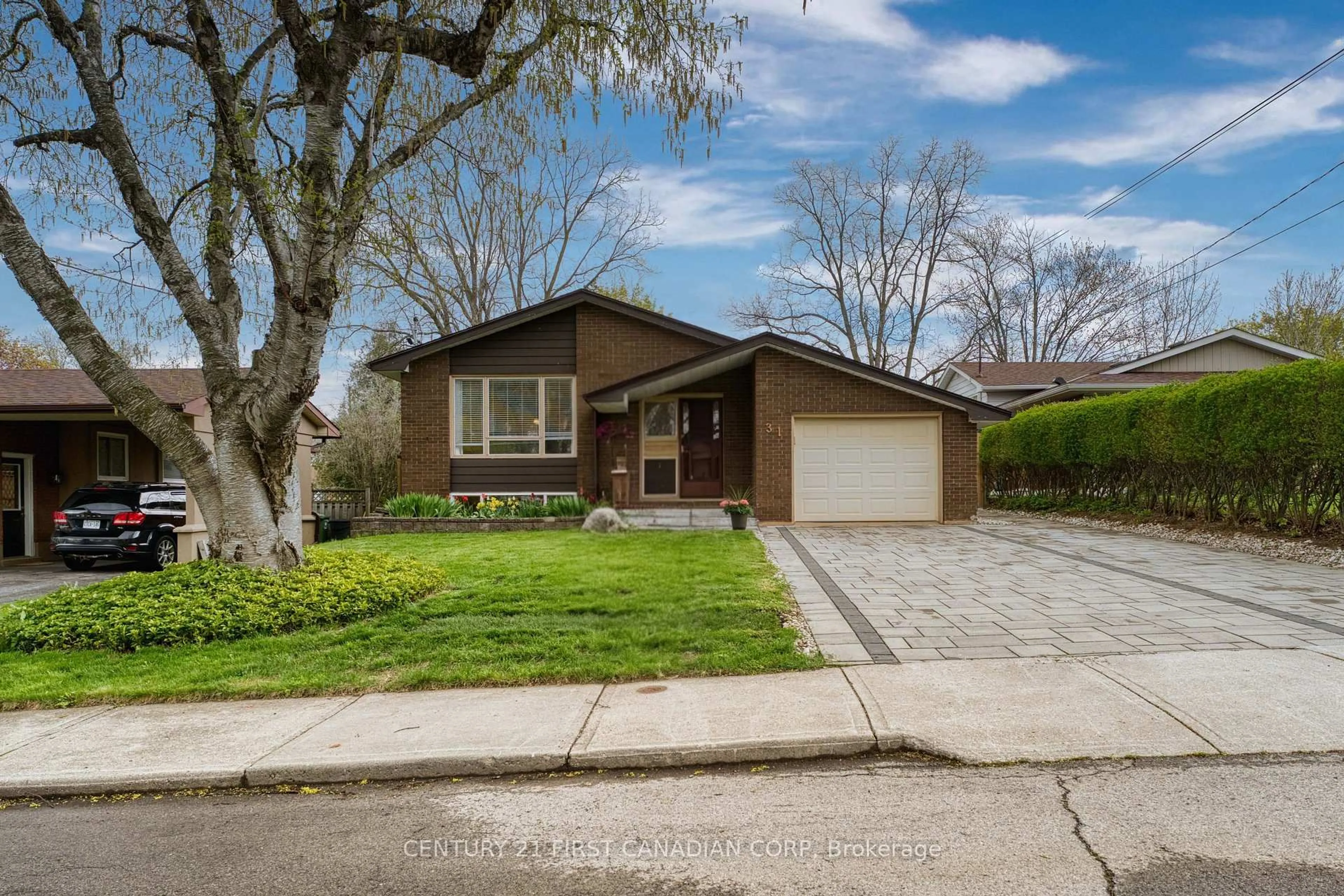 Unknown for 31 Brenlyn Crt, Hamilton Ontario L9C 4N8