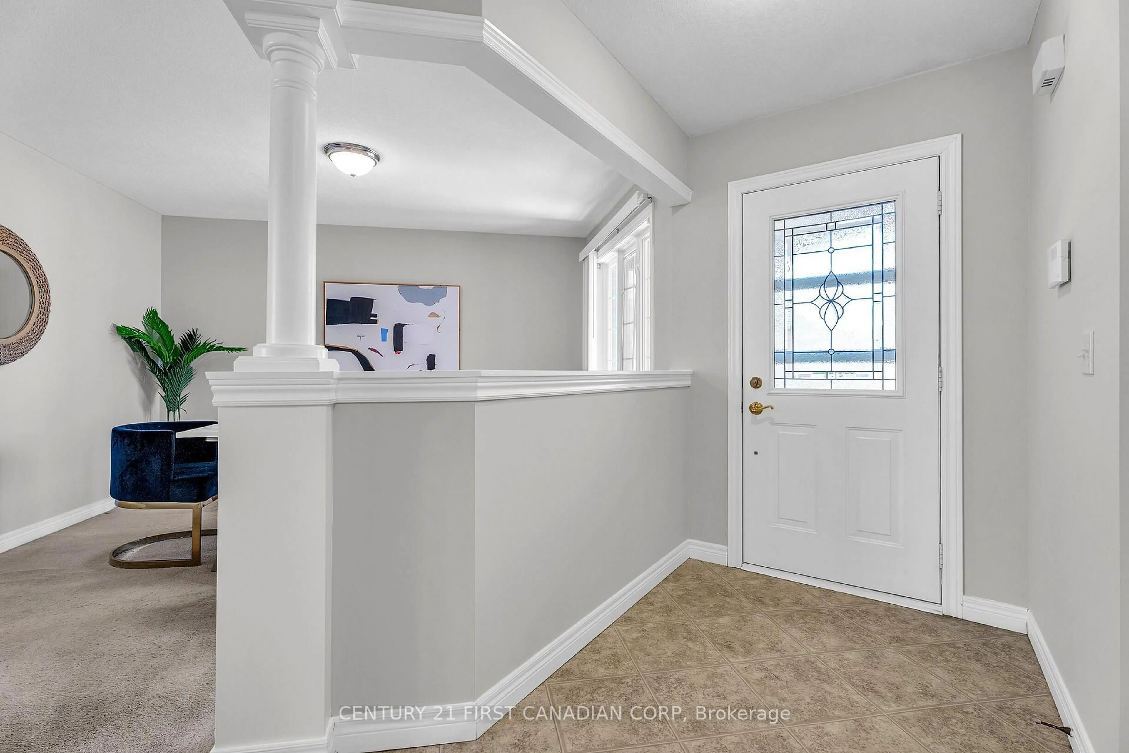 Indoor entryway for 1121 South Wenige Dr, London North Ontario N5X 4G5