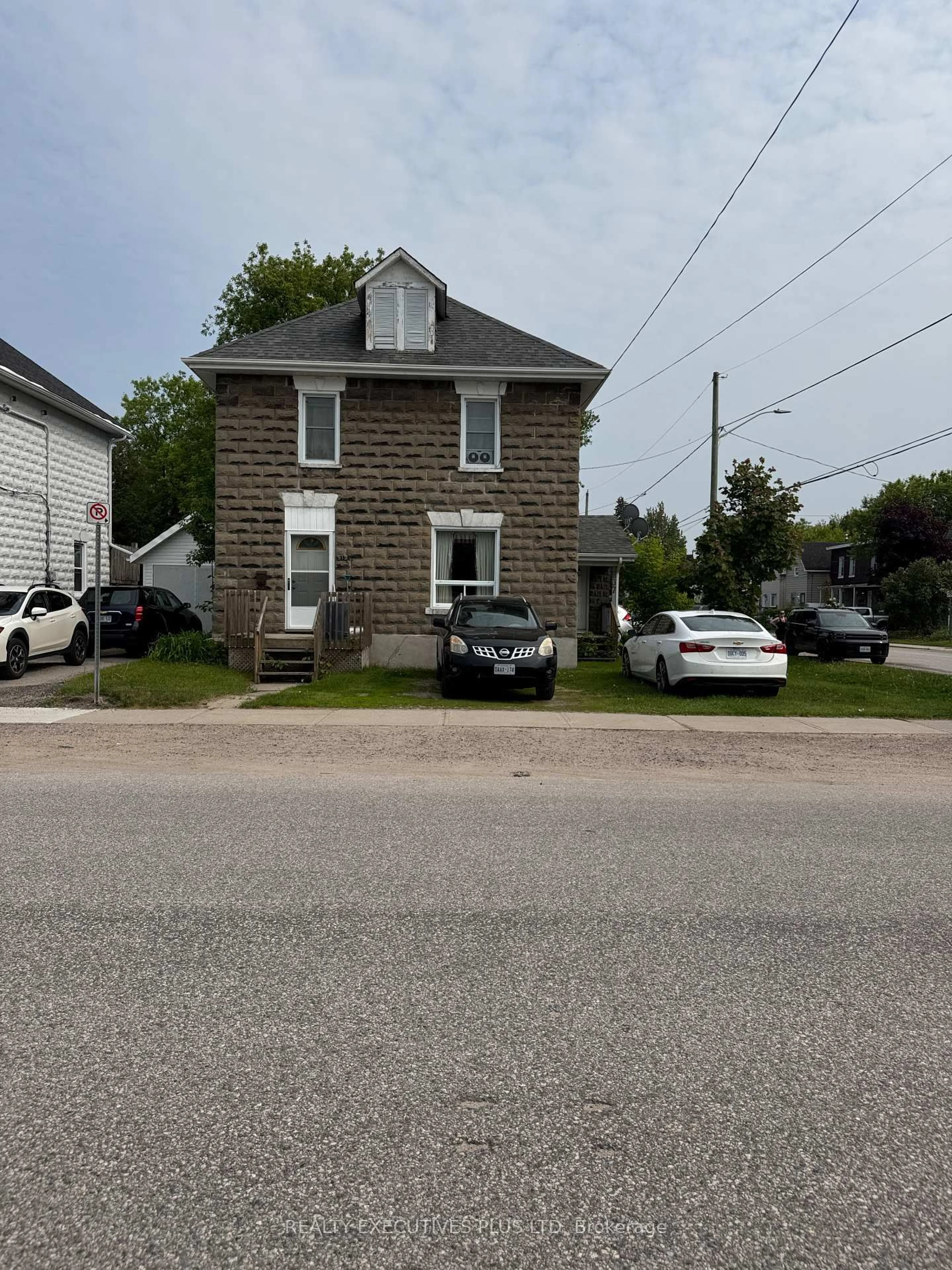 Unknown for 907 Fraser St, North Bay Ontario P1B 3X7